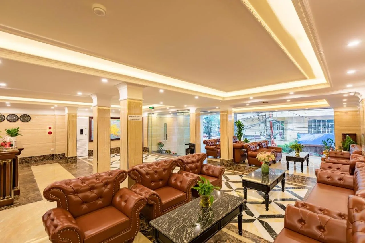 Communal lounge/ TV room in Calet Hotel