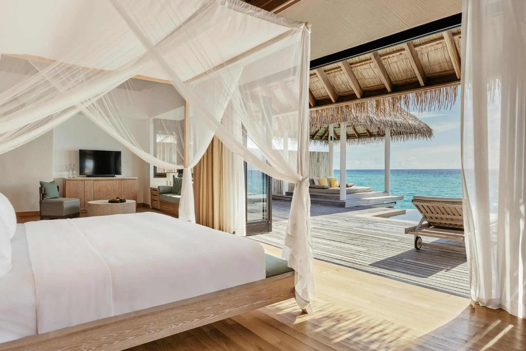Photo of the whole room, Bed in COMO Maalifushi