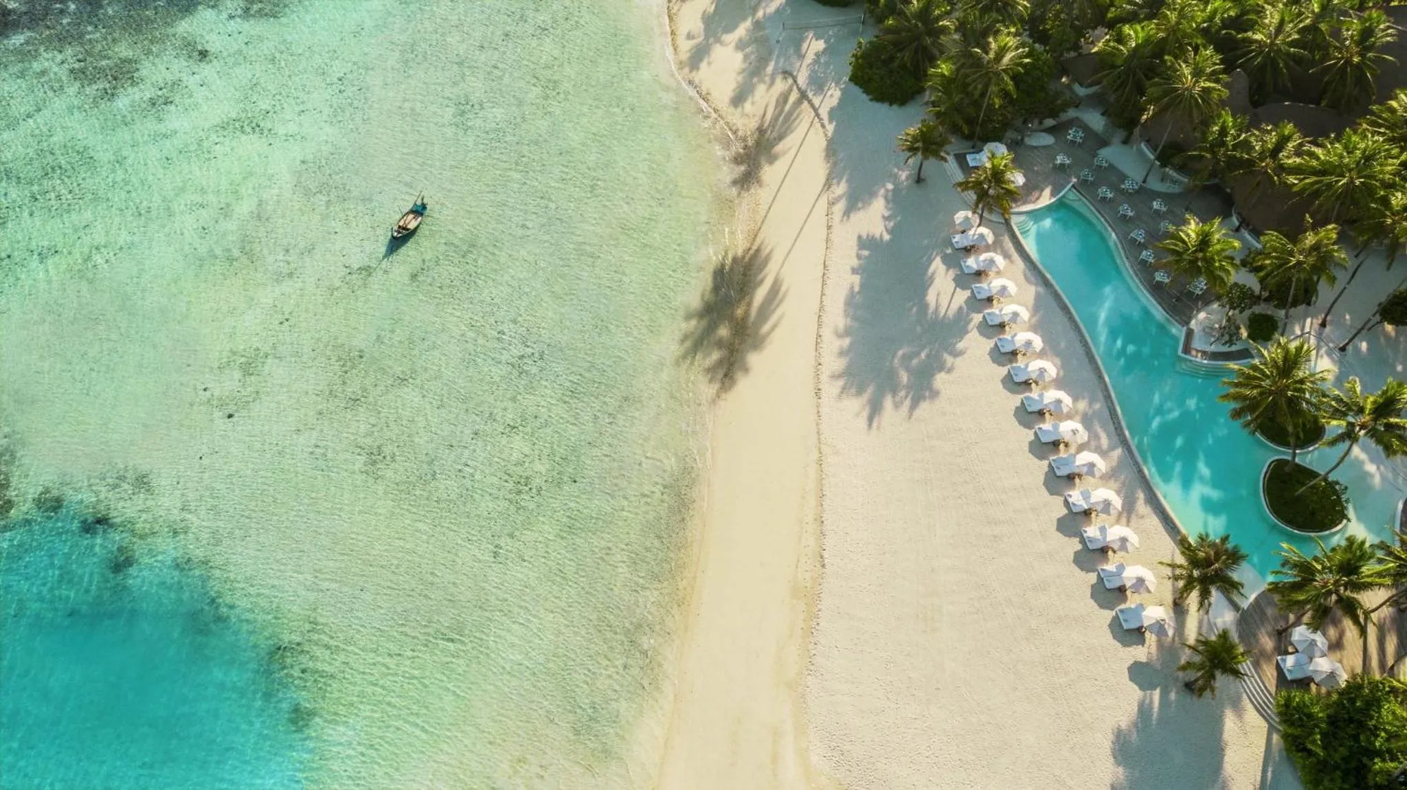 Property building in COMO Maalifushi