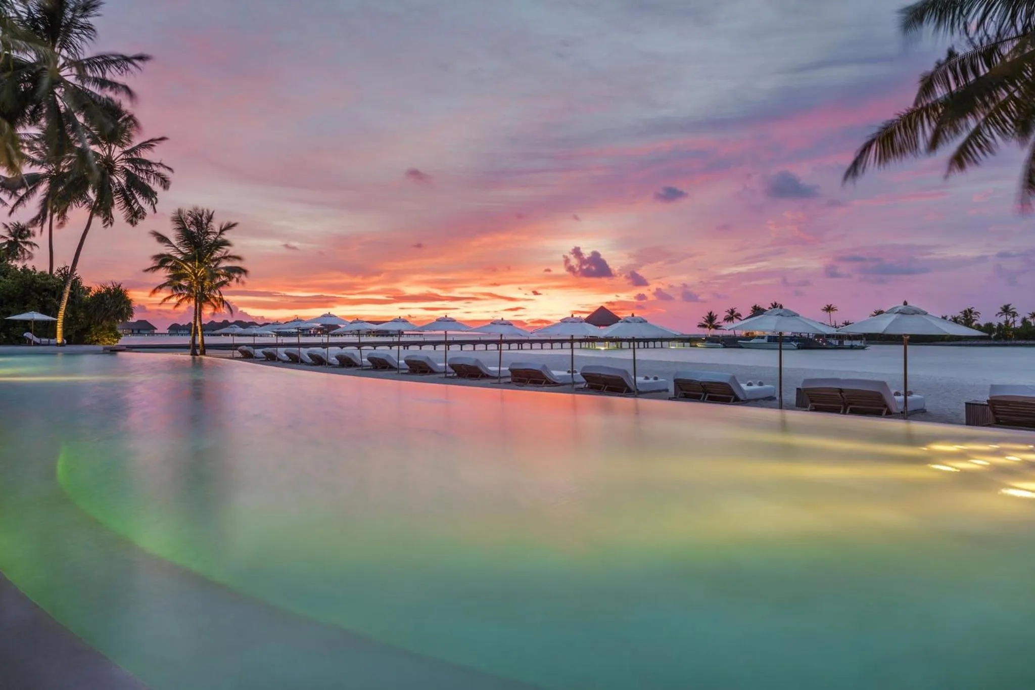 Swimming pool in COMO Maalifushi