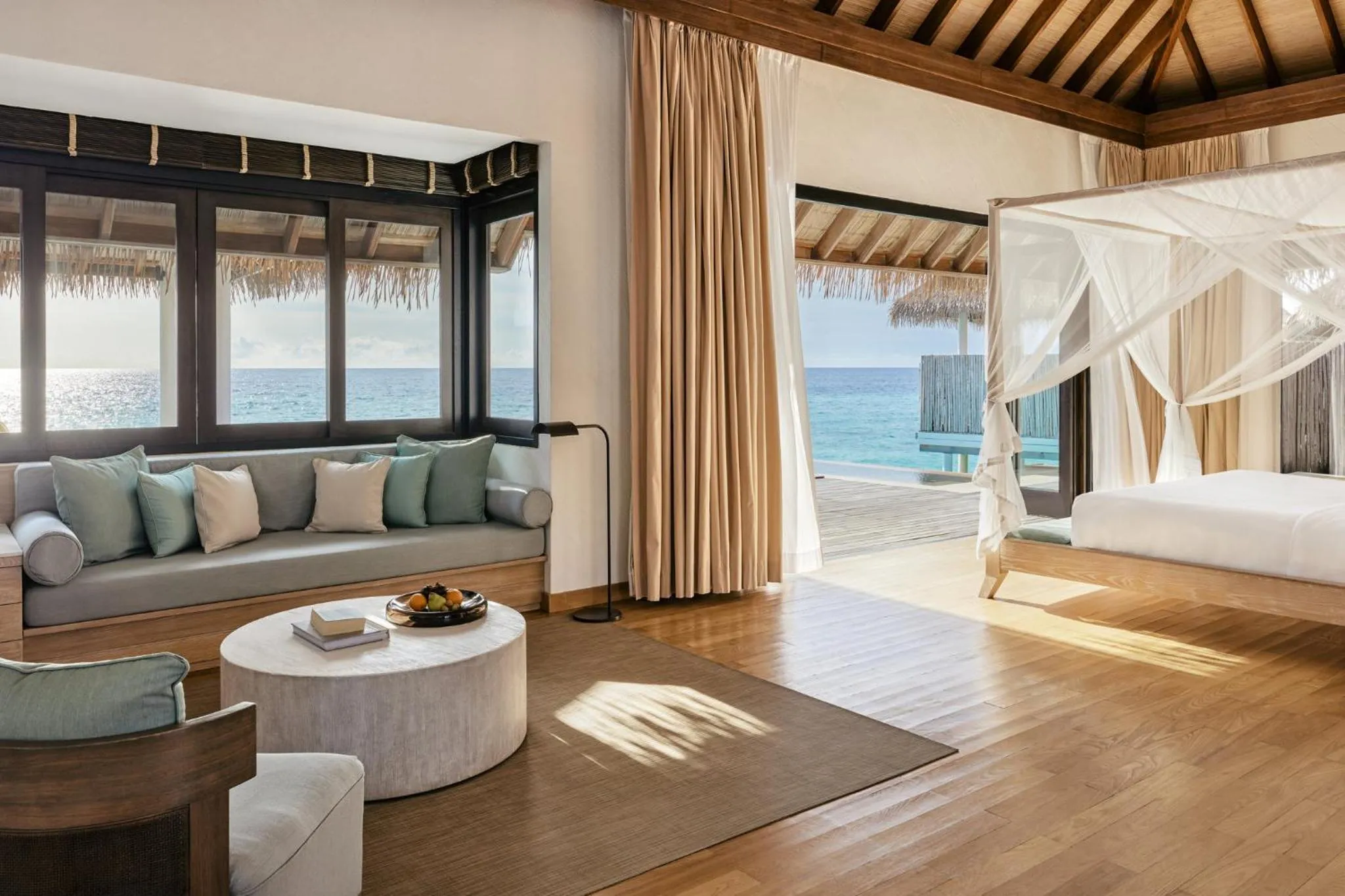 Photo of the whole room, Bed in COMO Maalifushi
