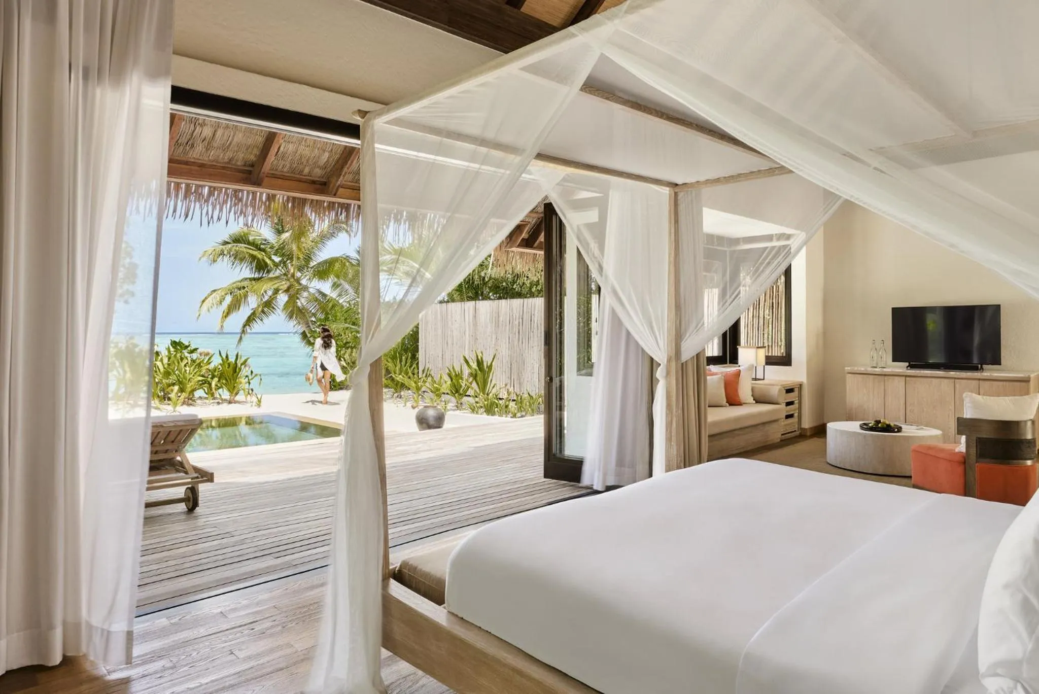 Photo of the whole room, Bed in COMO Maalifushi