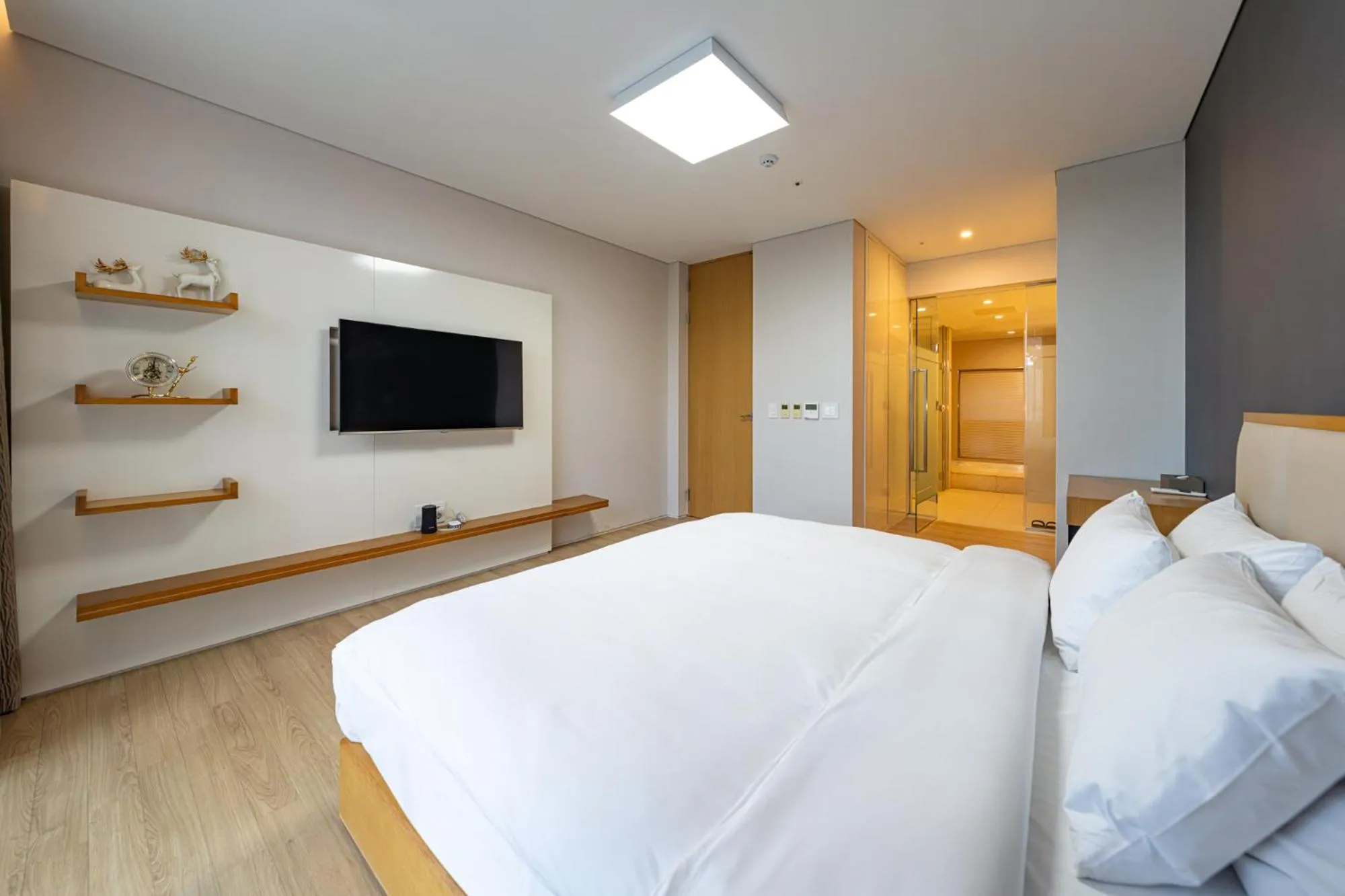 Bedroom, Bed in Velum Resort