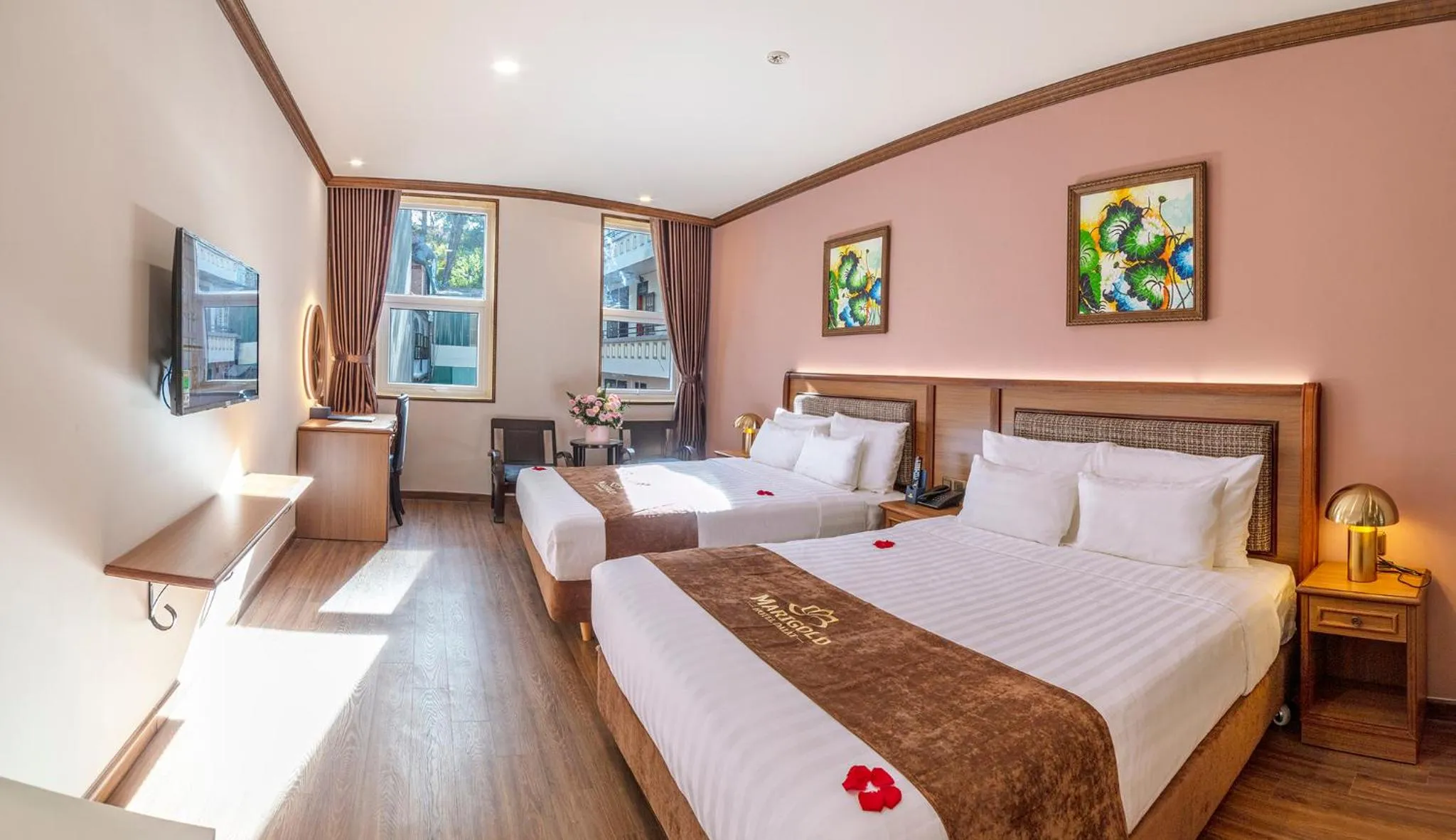 Bed in Marigold Hotel Dalat