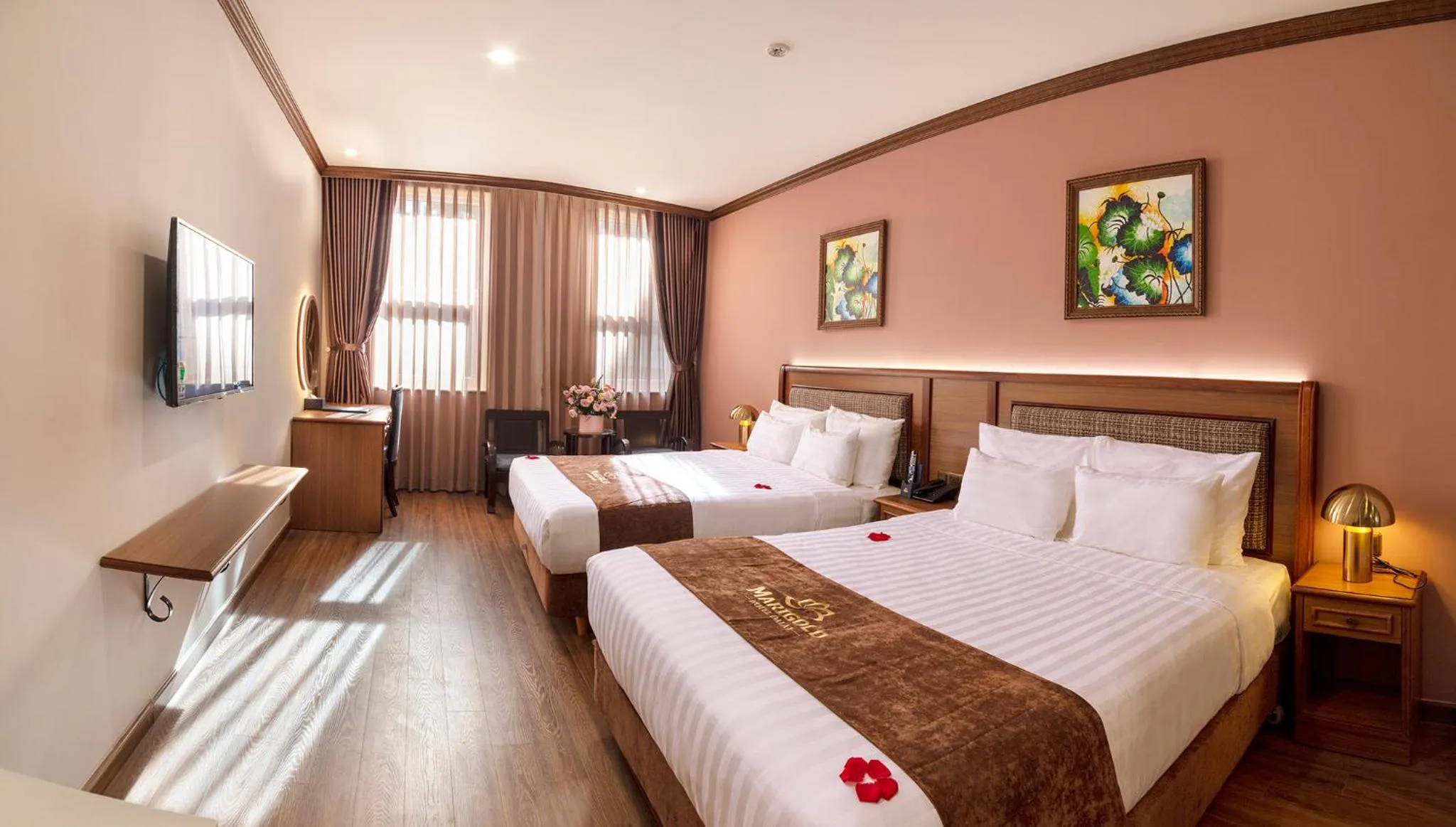 Bed in Marigold Hotel Dalat