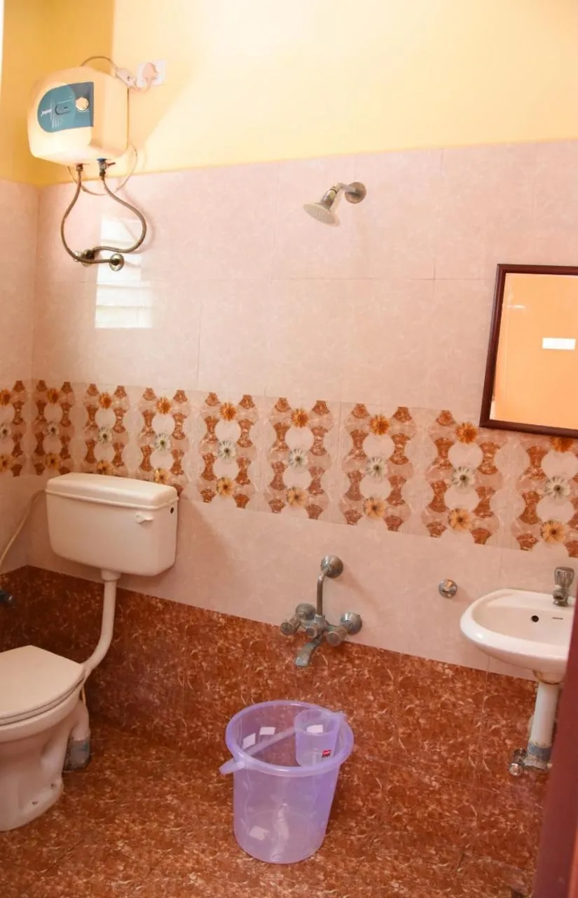 Bathroom in Aishwaryam Deshna Service Apartment Ambattur Chennai