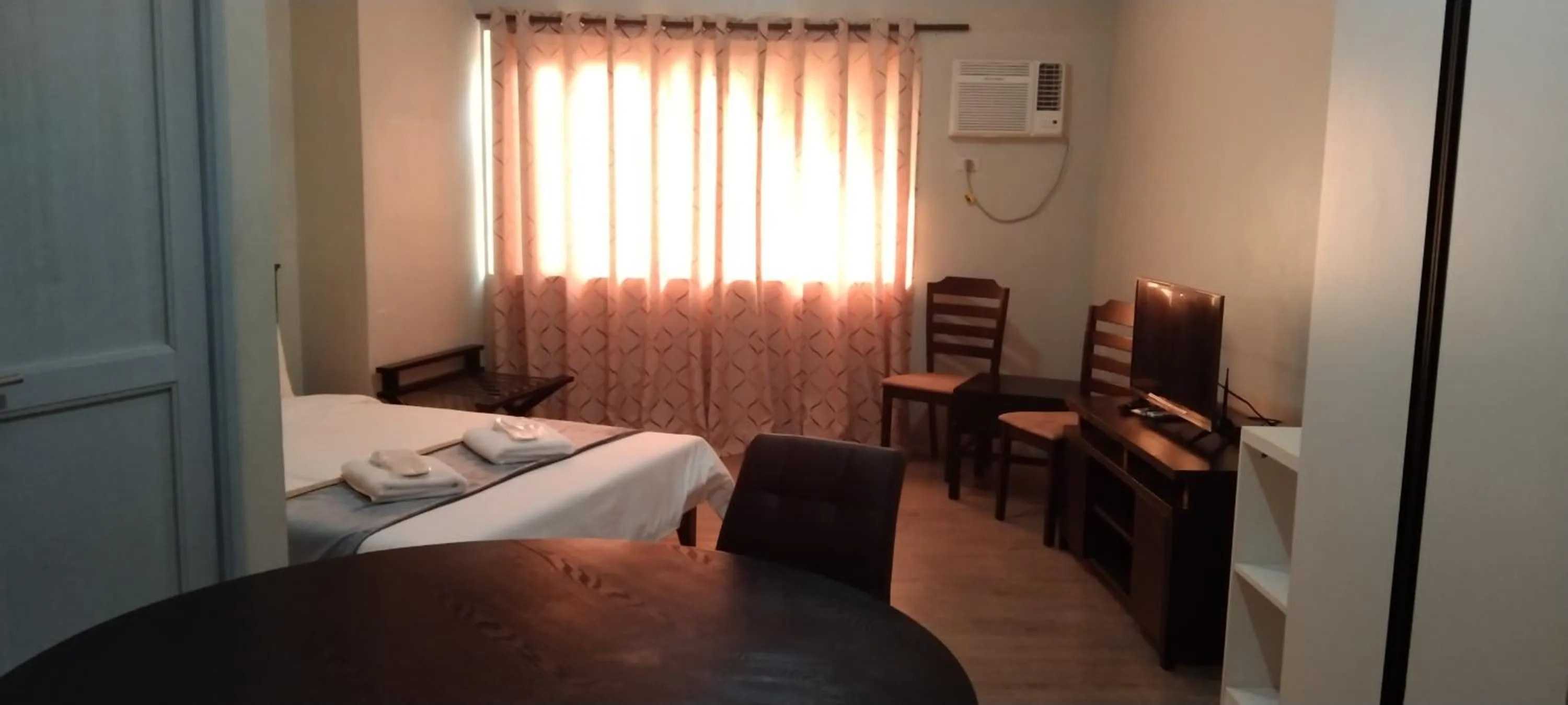 Dining Area in White Knight Hotel Saint Anne