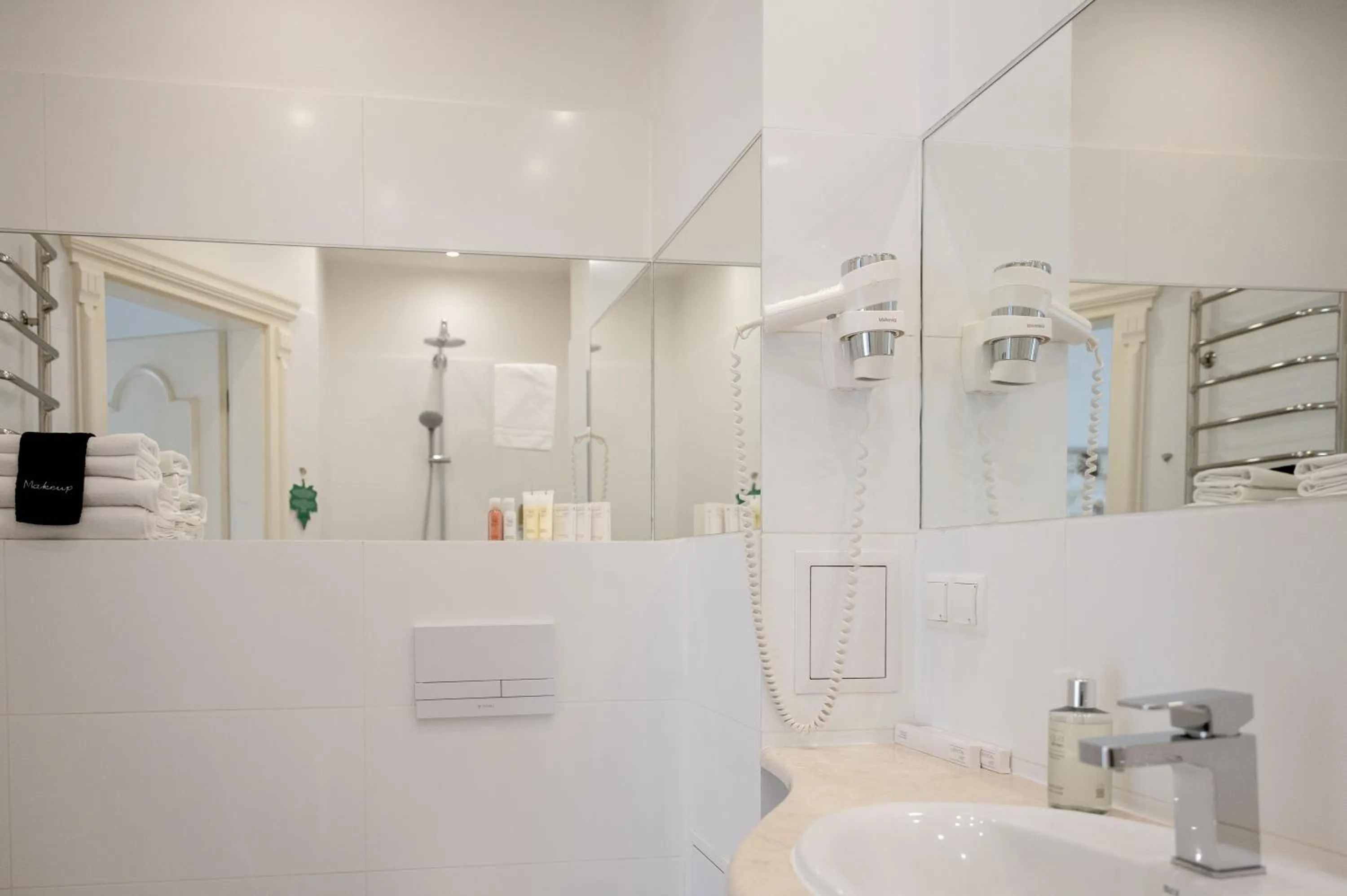 Shower in Rudolfo Hotel