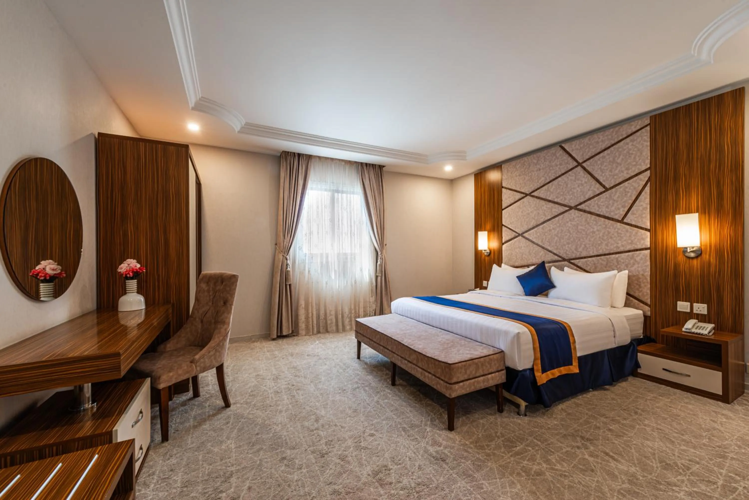 Bedroom, Bed in The Palaces Hotel Suites - Wadeen