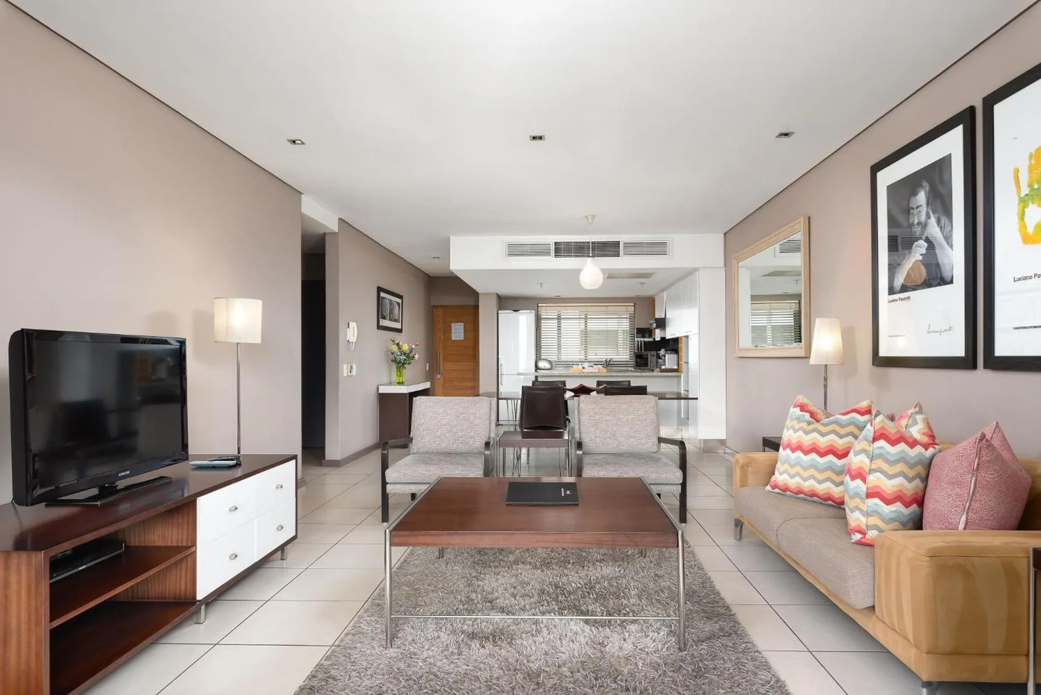 Living room, Seating Area in HarbourEdge Suites by Totalstay