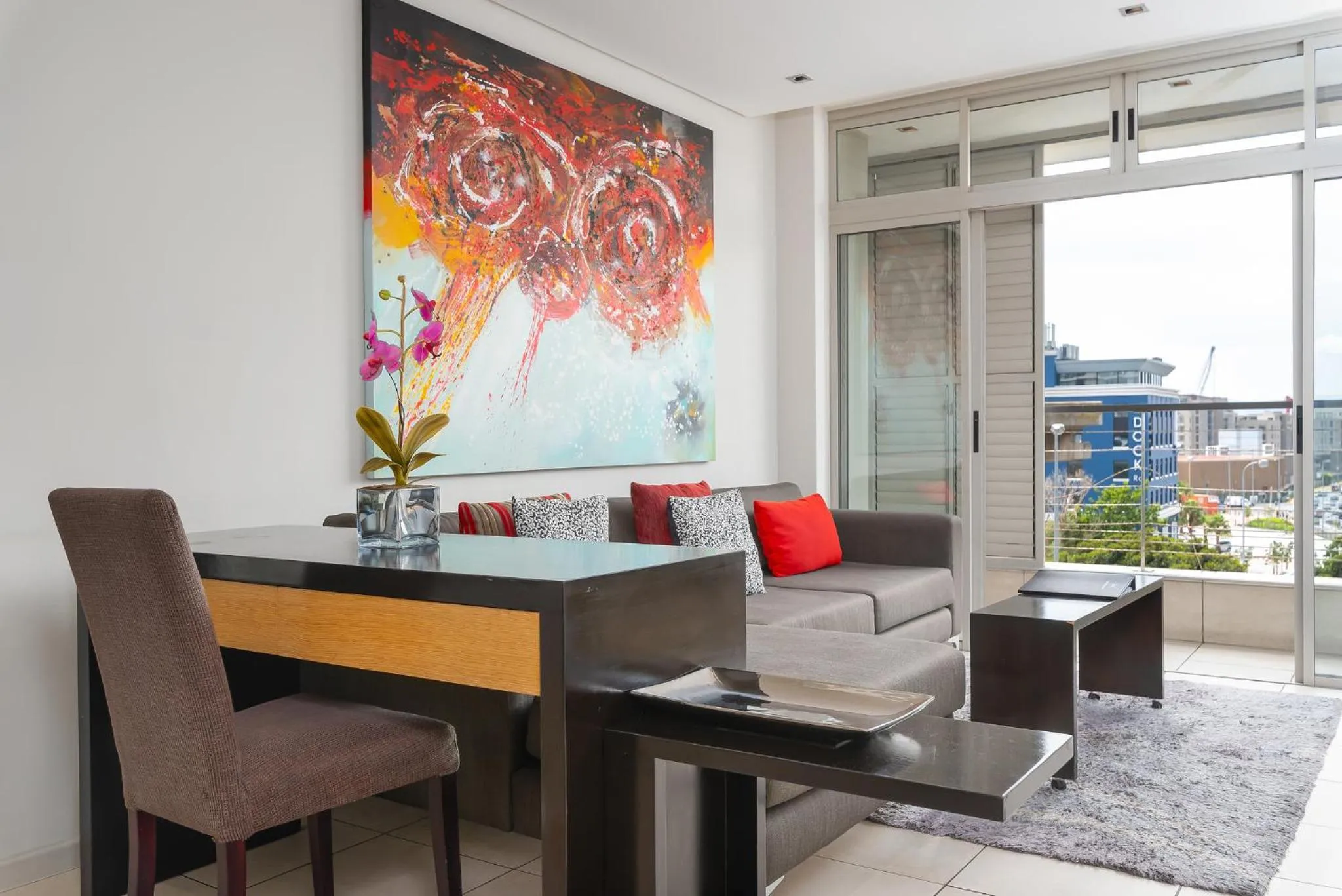 Living room in HarbourEdge Suites by Totalstay