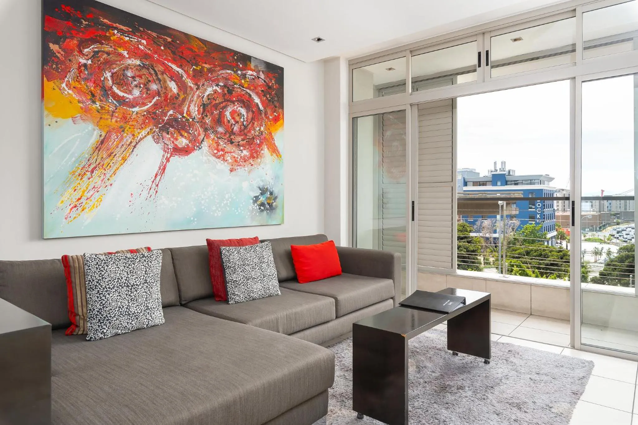 Living room, Seating Area in HarbourEdge Suites by Totalstay