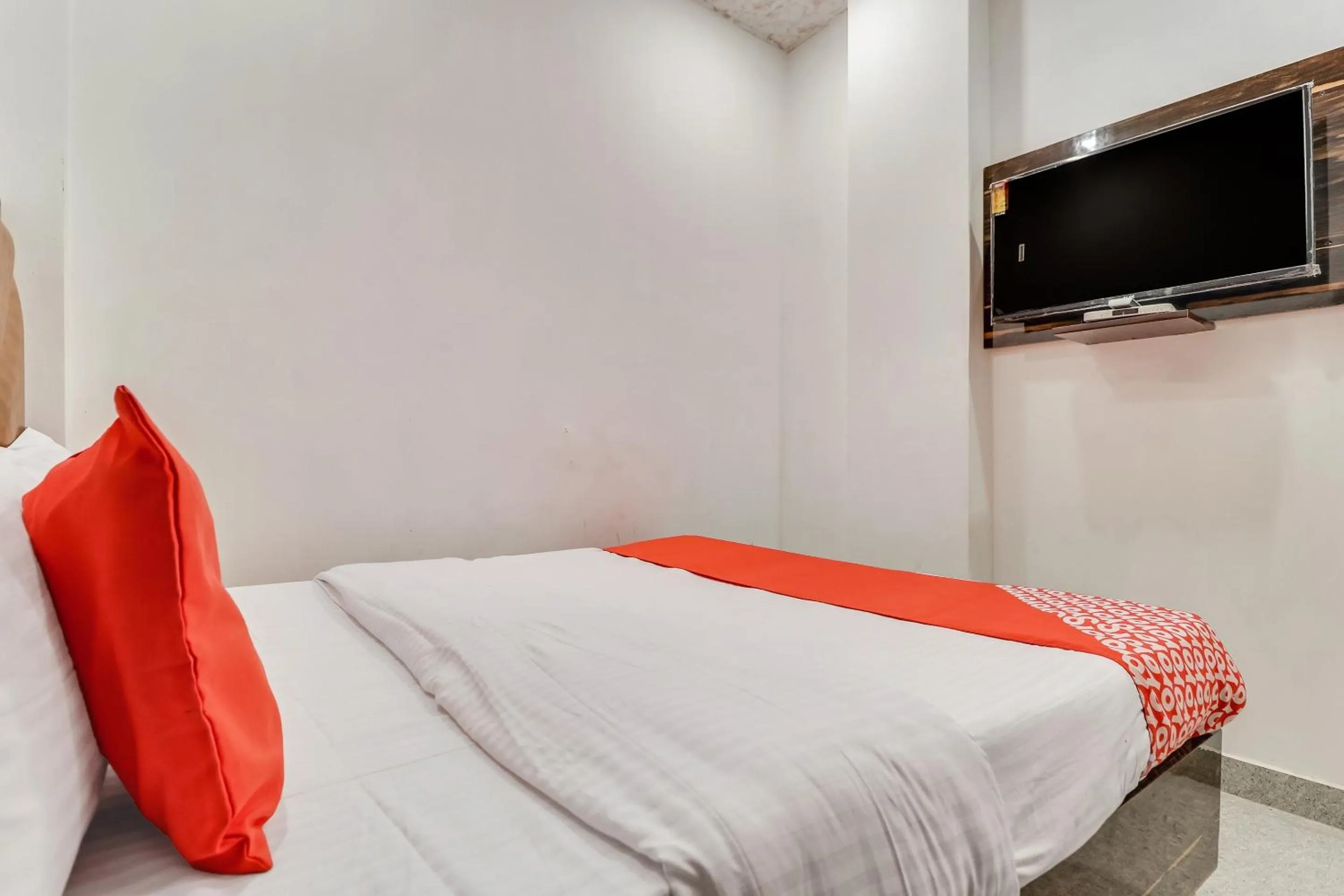 Bedroom, Bed in Hotel O Sun View