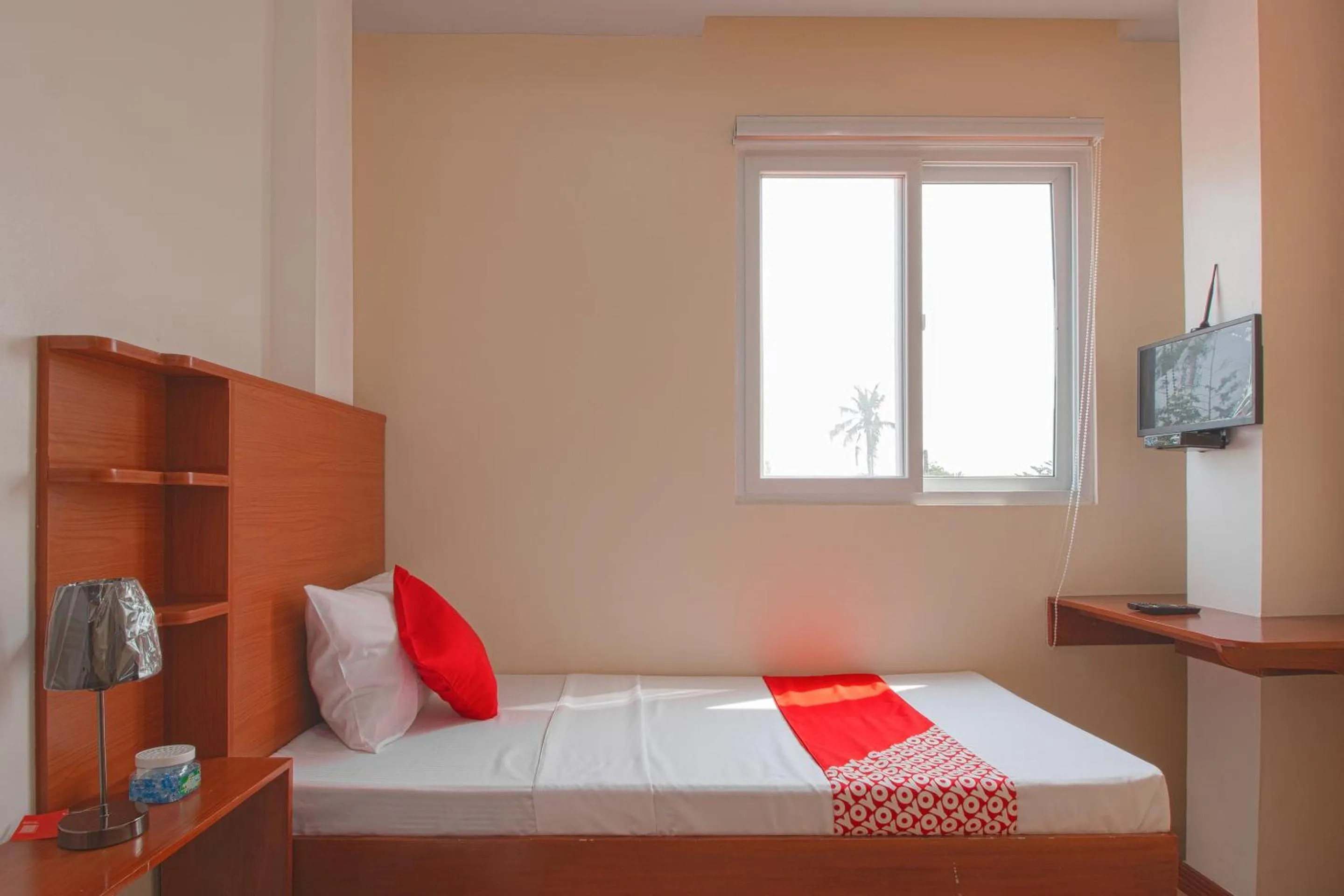 Bedroom, Bed in OYO 685 K Fortune Apartelle