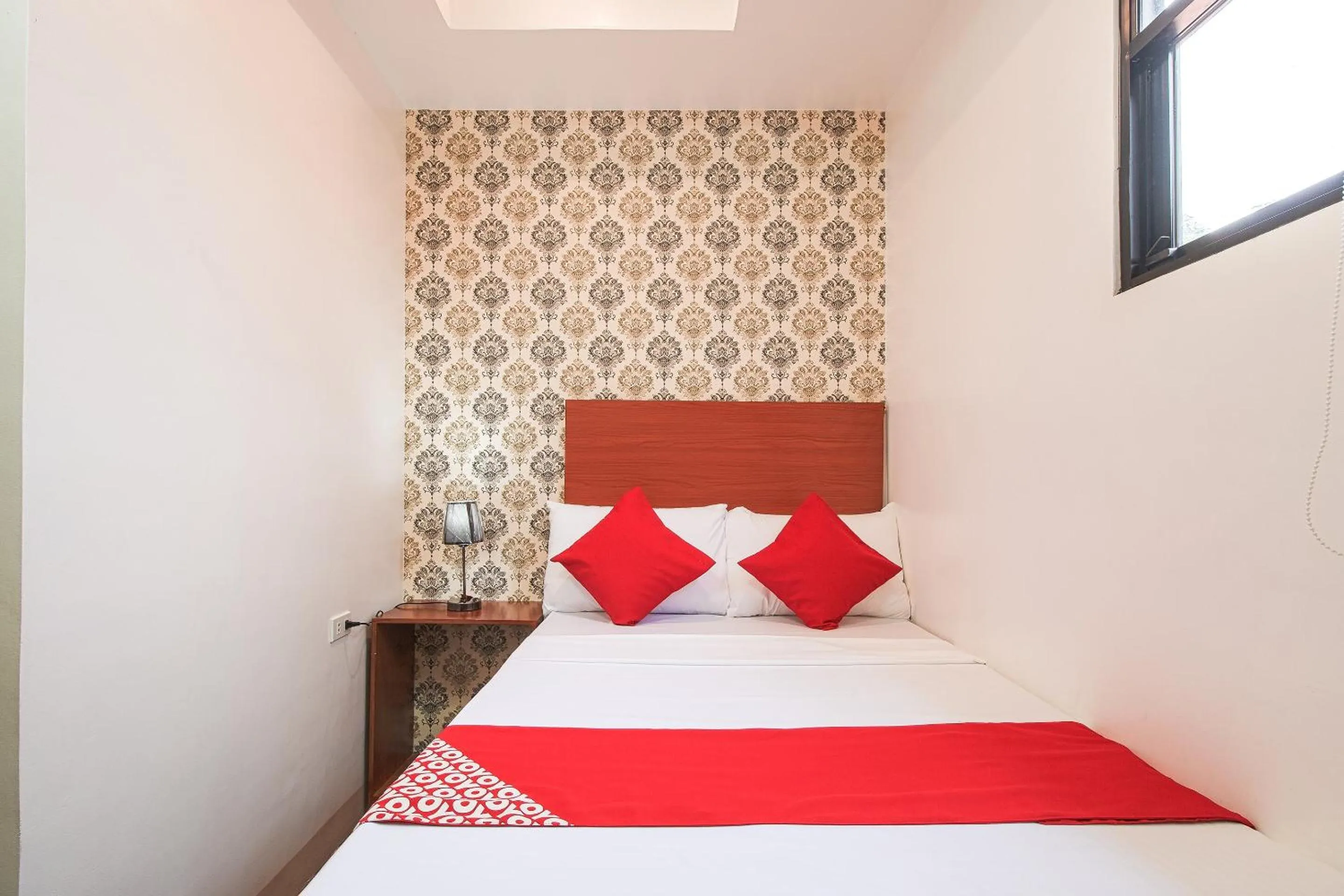 Bedroom, Bed in OYO 685 K Fortune Apartelle