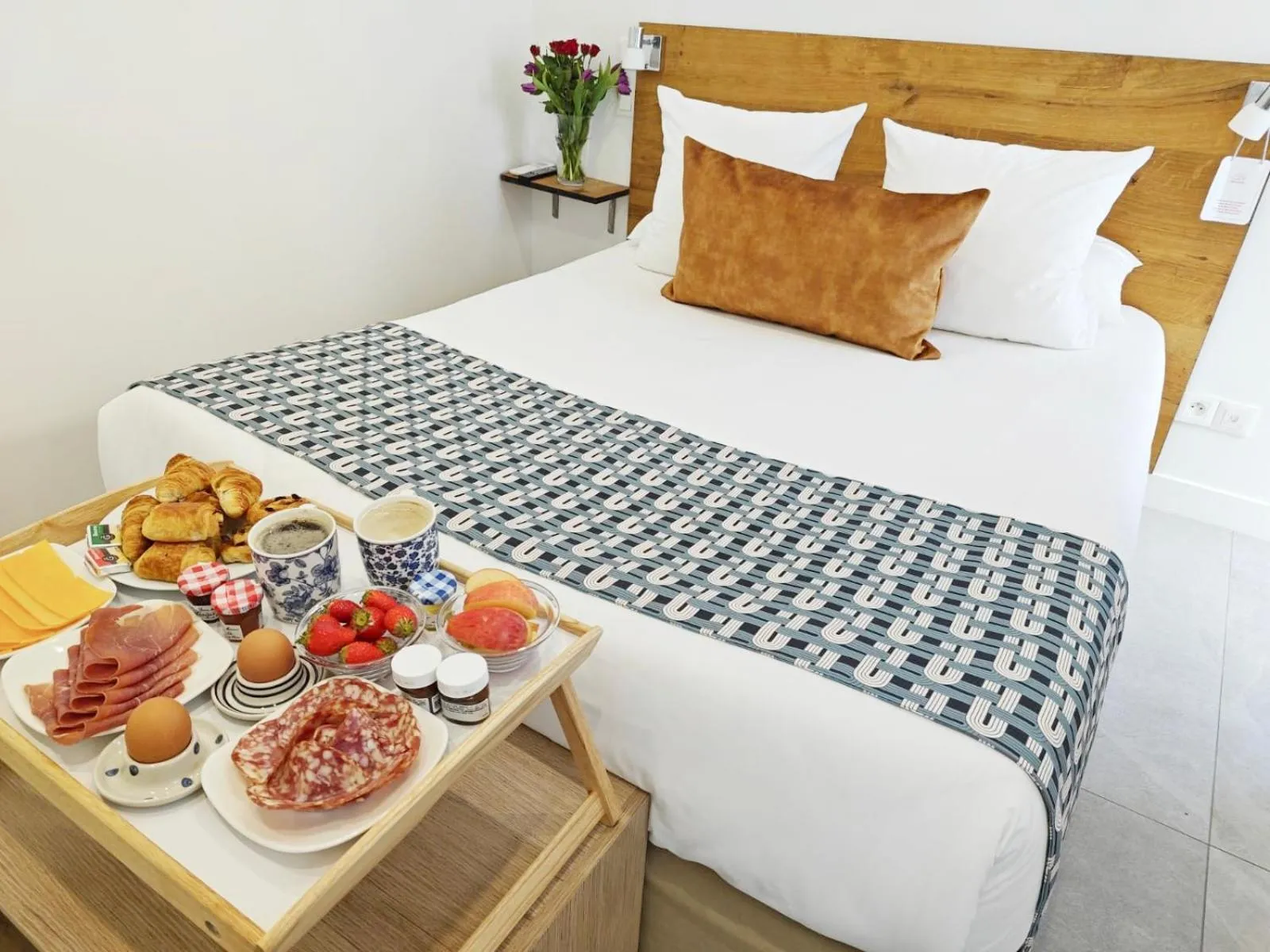 Bed in HOTEL DES CALANQUES