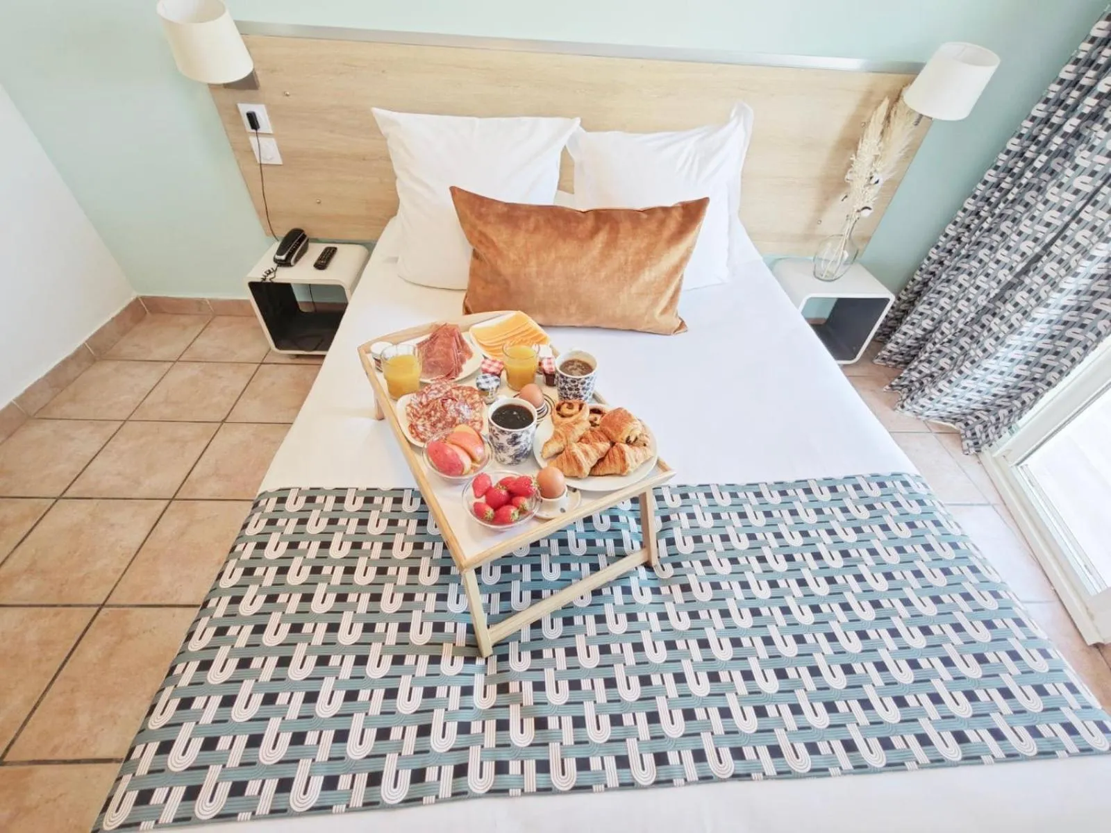 Photo of the whole room, Bed in HOTEL DES CALANQUES