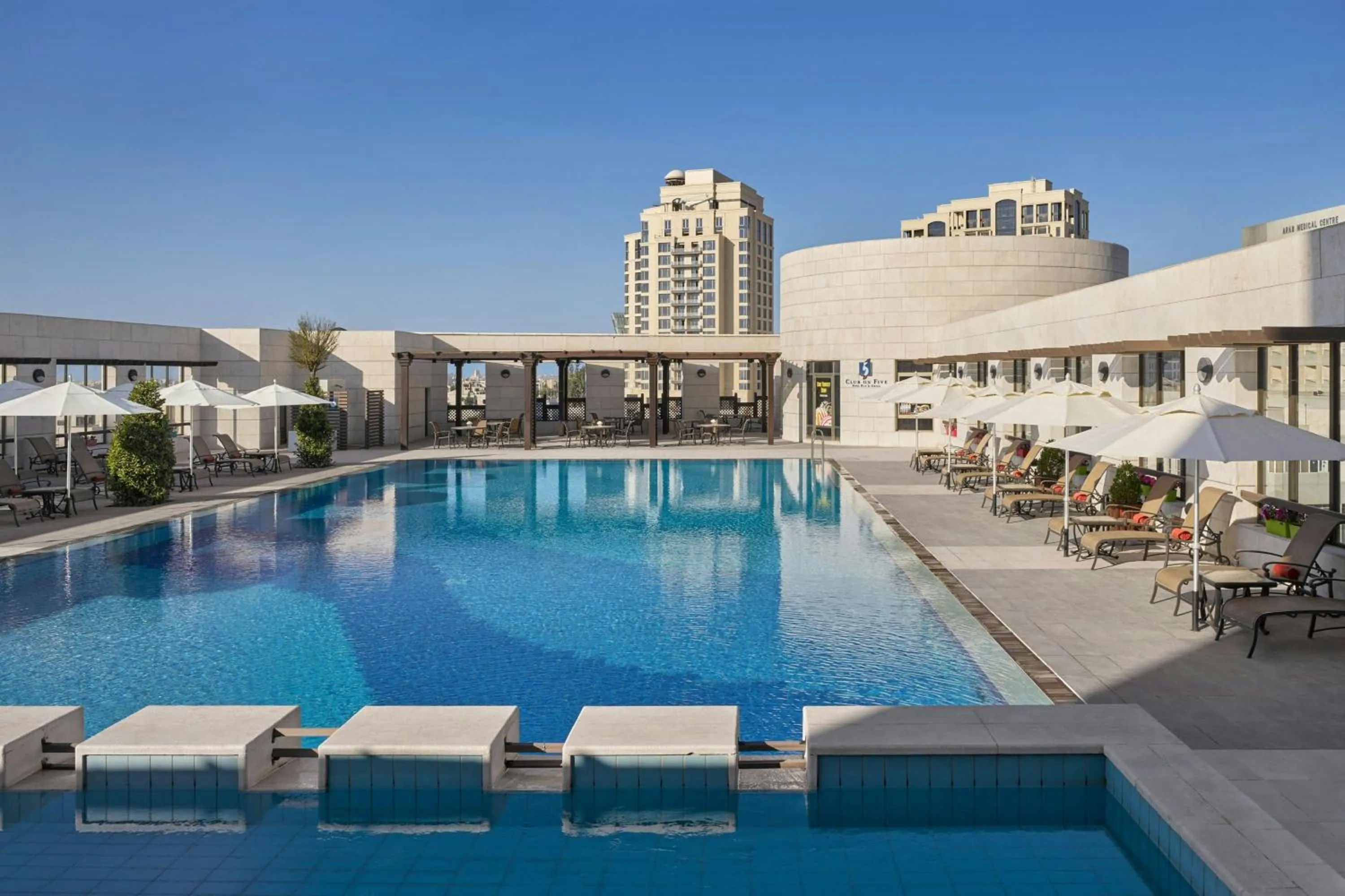 Swimming pool in Sheraton Amman Al Nabil Hotel