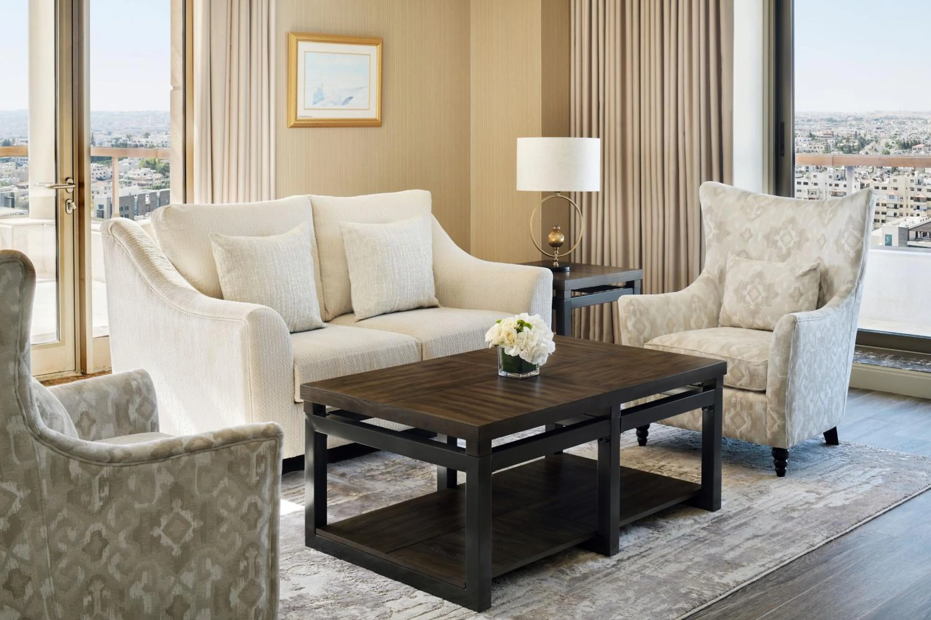 Living room in Sheraton Amman Al Nabil Hotel