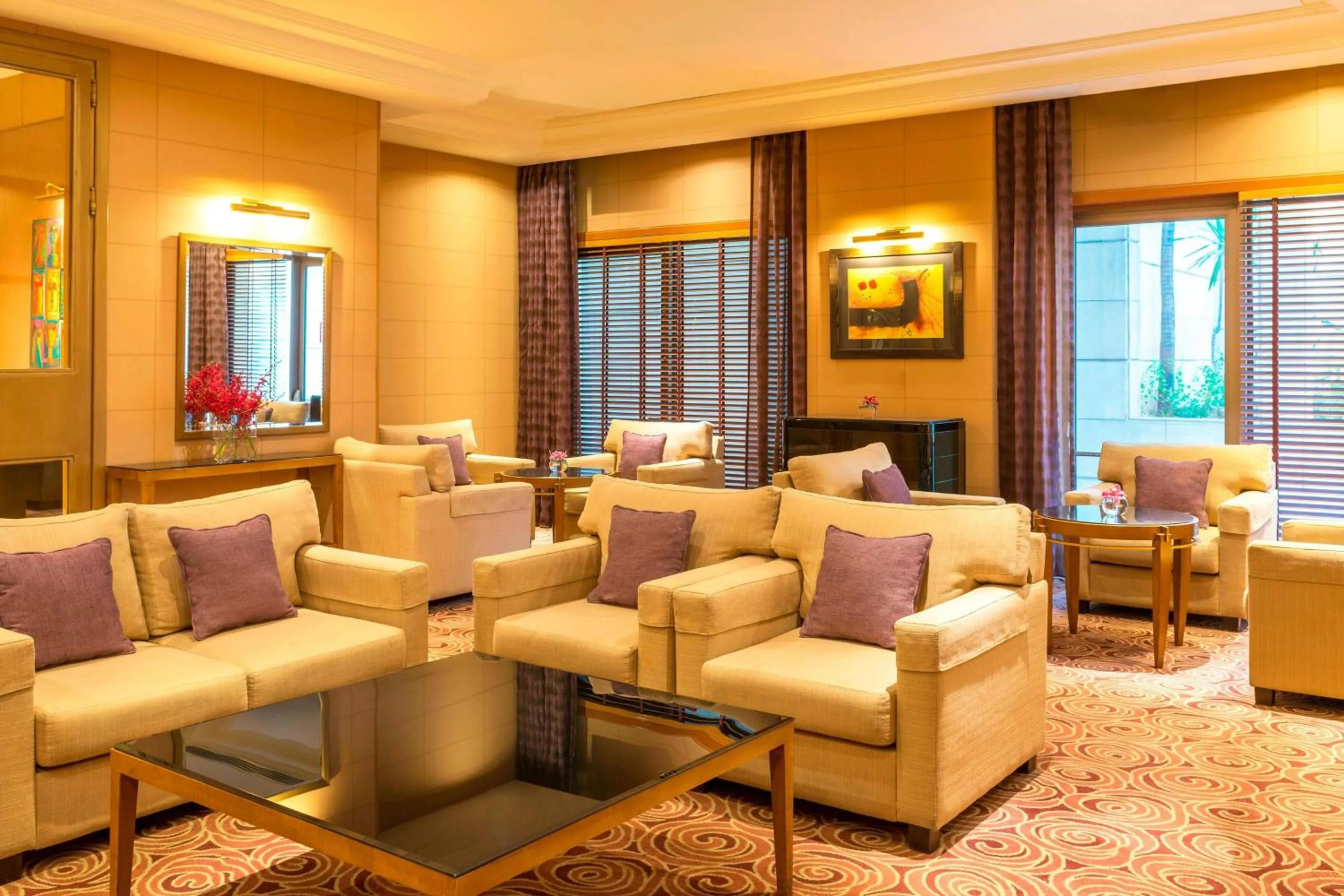 Lounge or bar in Sheraton Amman Al Nabil Hotel