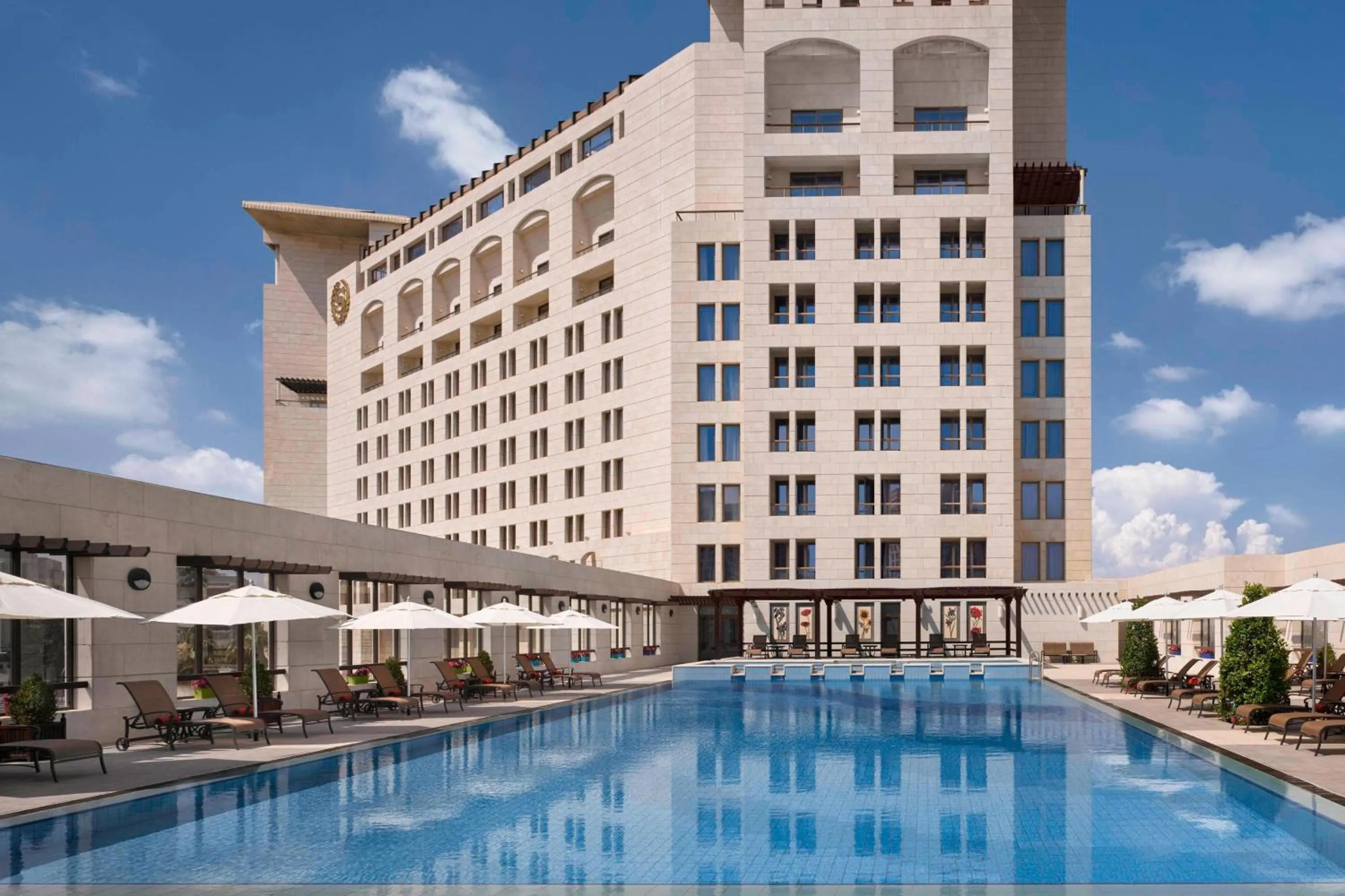 Swimming pool in Sheraton Amman Al Nabil Hotel