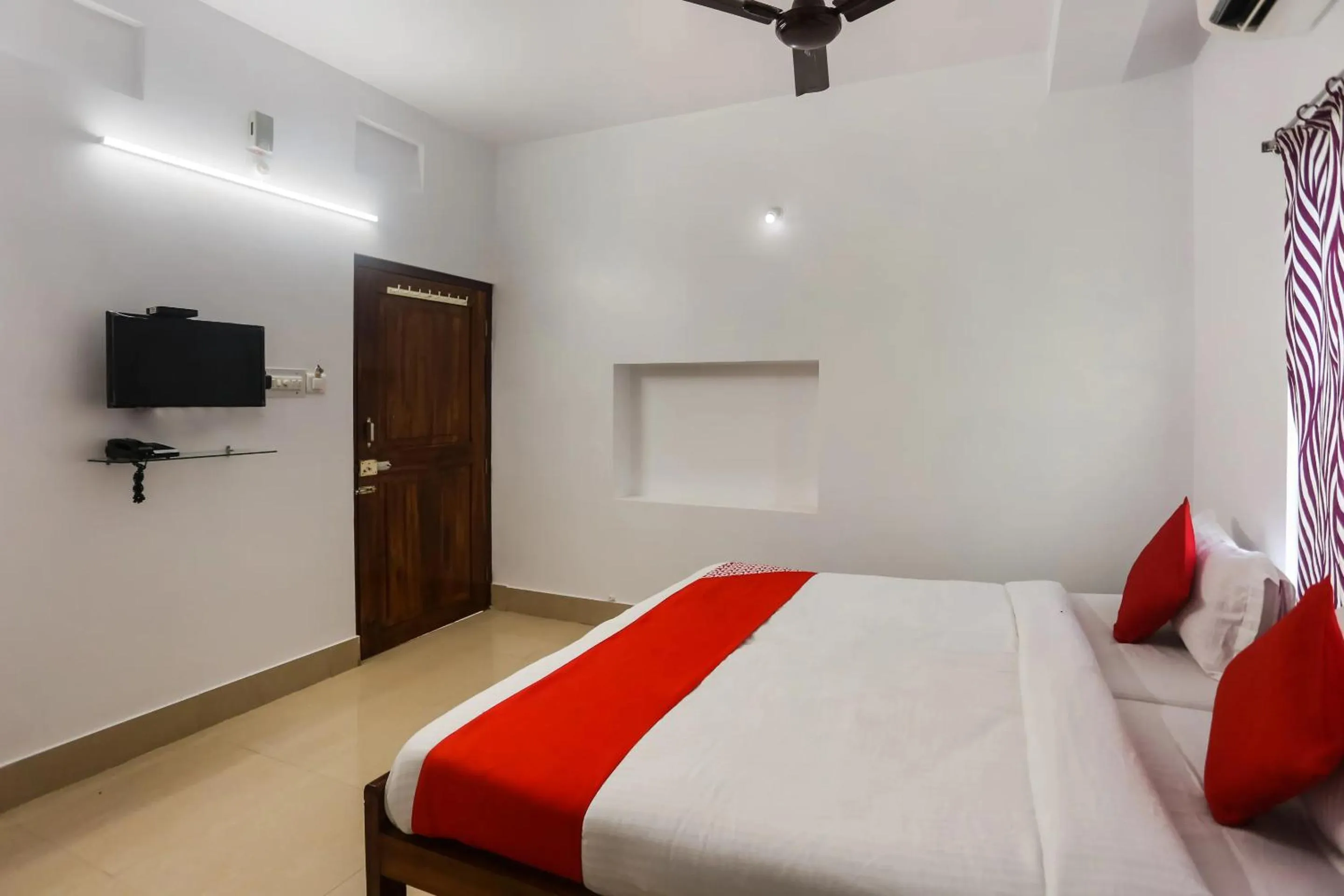 Bed in Laxmi Narayan Residency