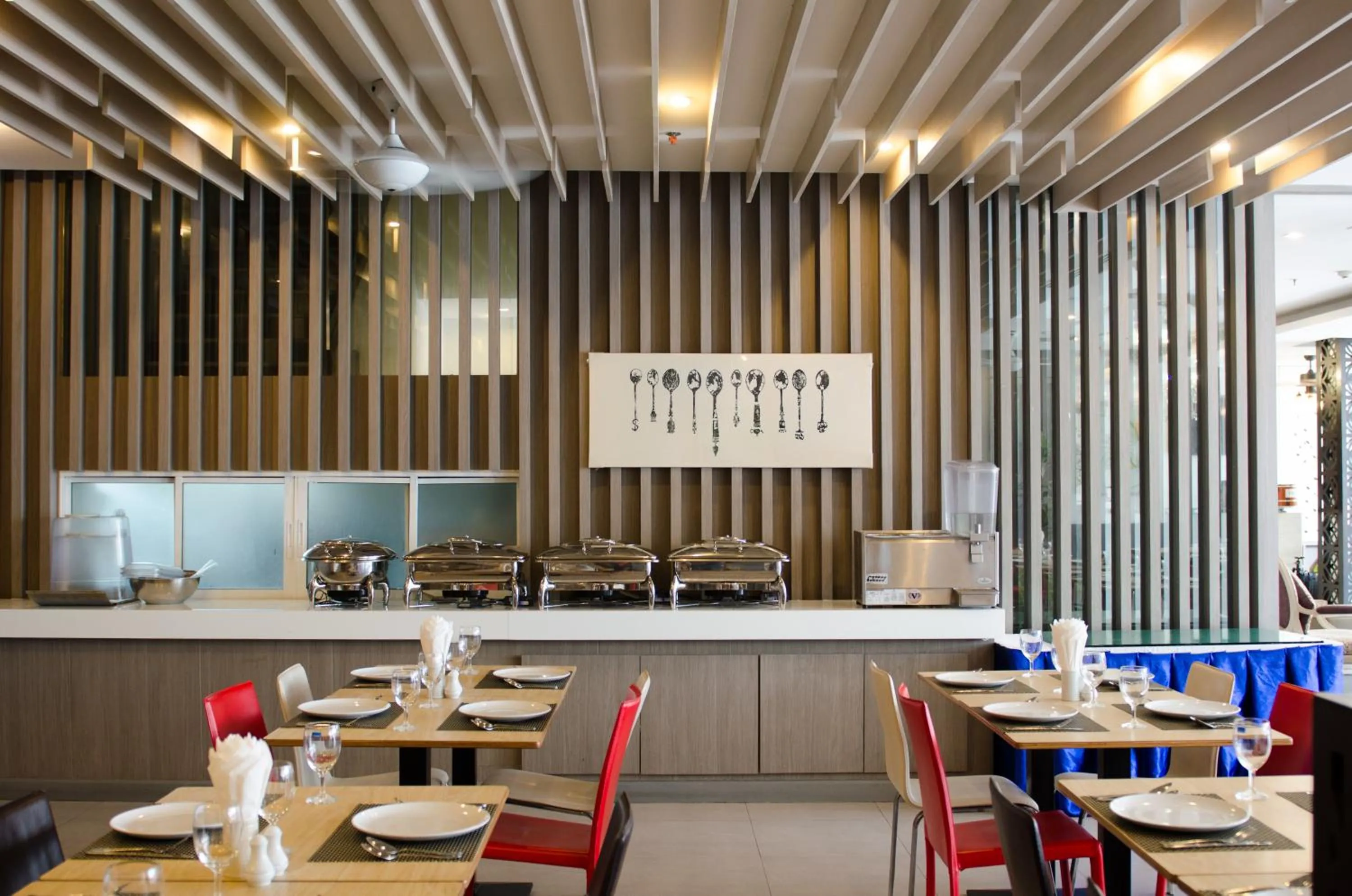 Restaurant/places to eat in Mirage Express Patong Phuket Hotel