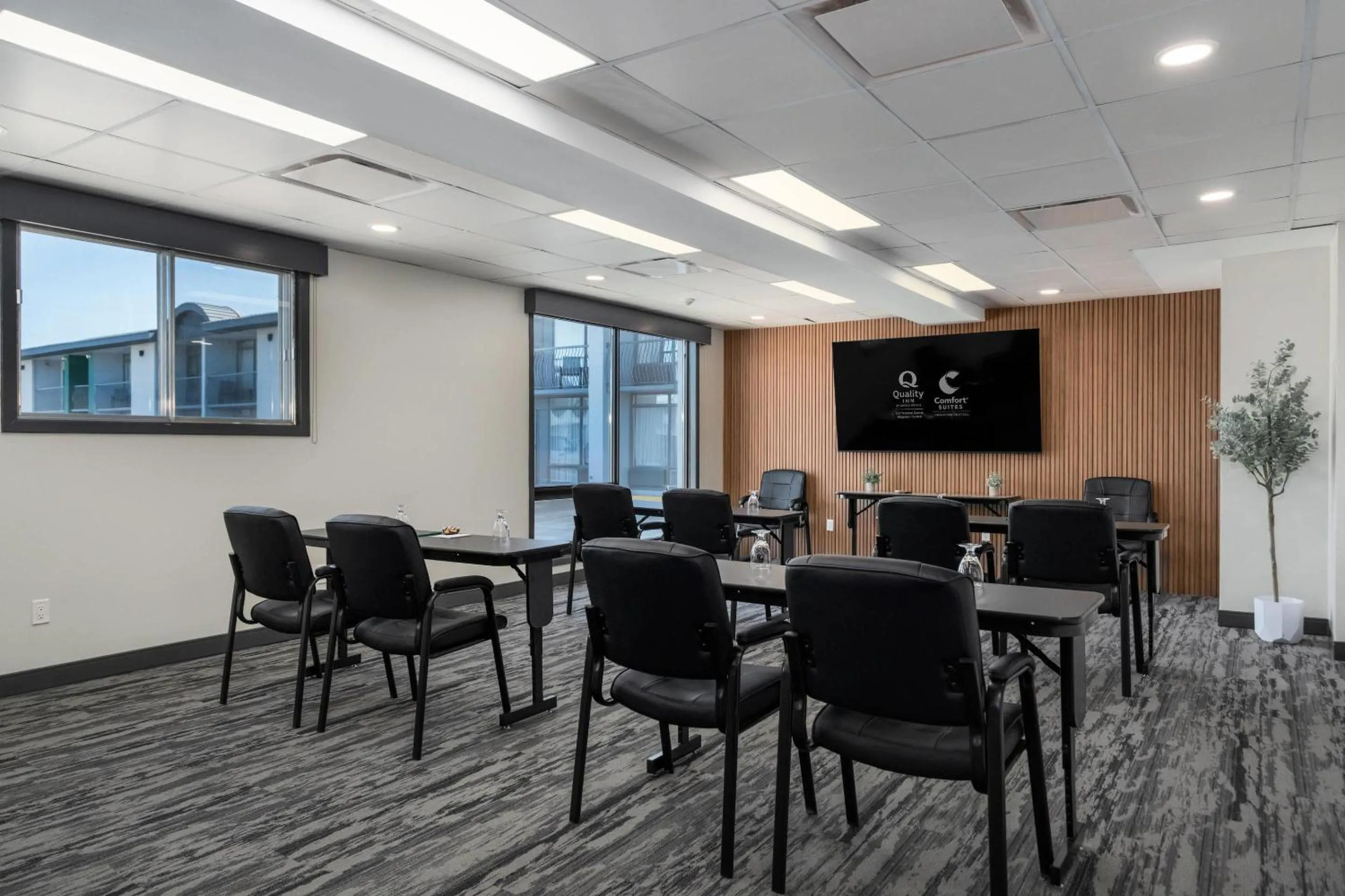 Meeting/conference room in Quality Inn & Conference Centre Kingston Central