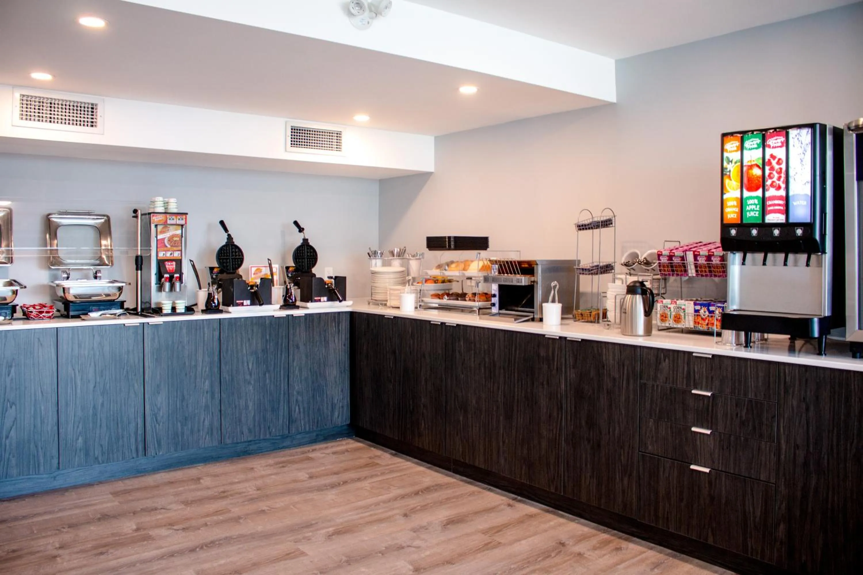 Breakfast in Comfort Suites Kingston Central