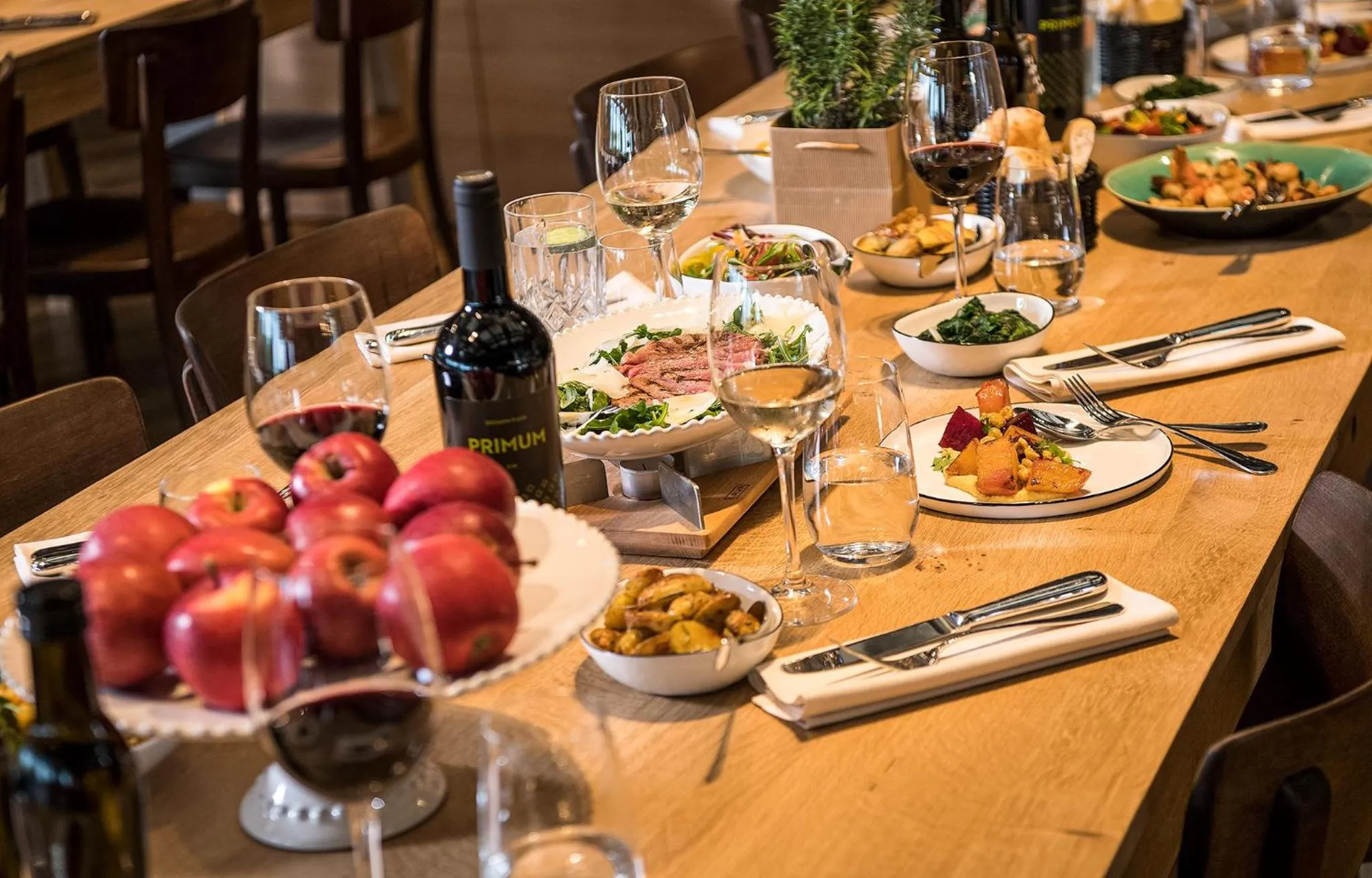 Restaurant/places to eat in Seedamm Plaza