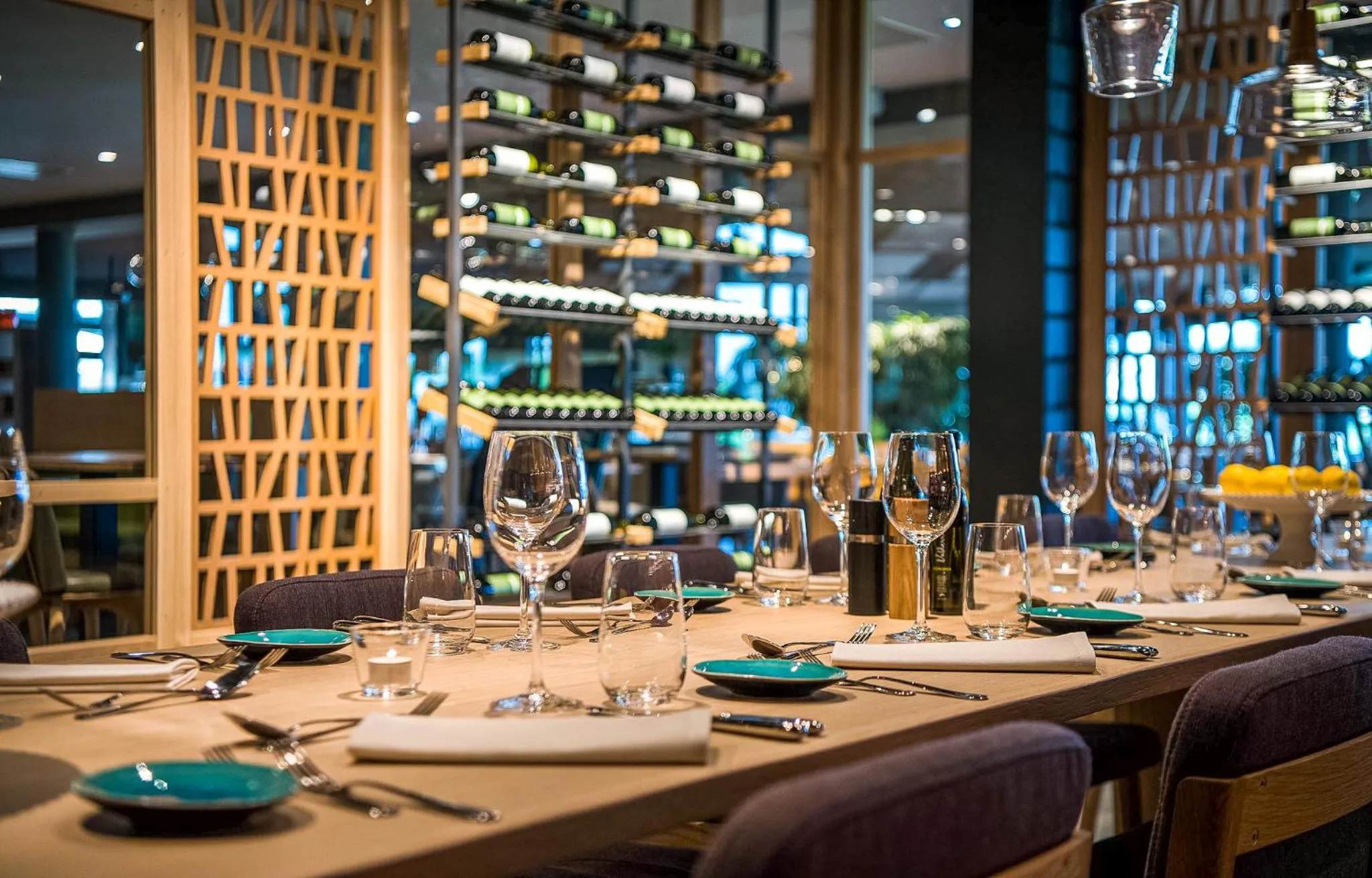 Restaurant/places to eat in Seedamm Plaza