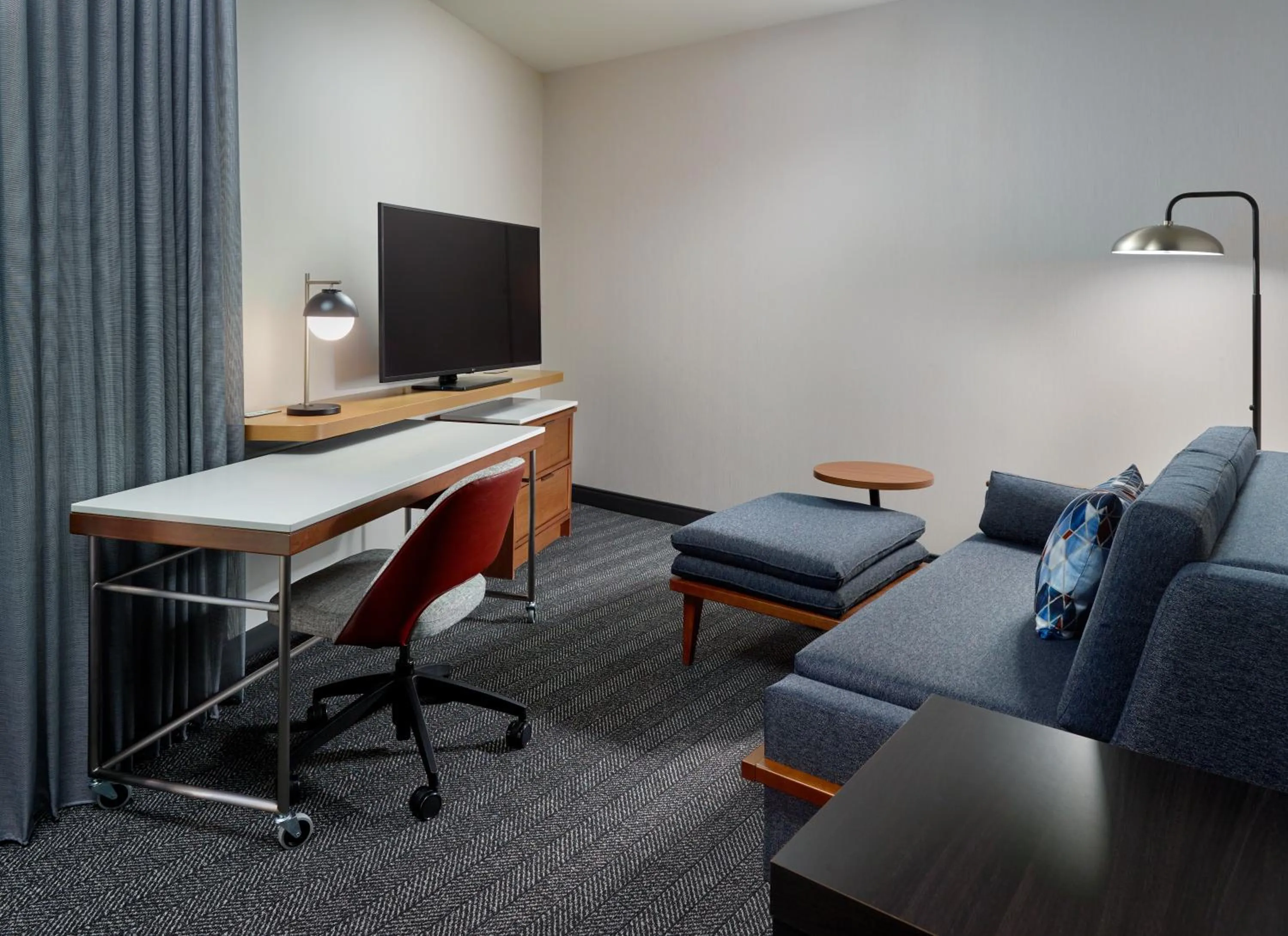 TV and multimedia in Courtyard by Marriott Atlanta Dunwoody