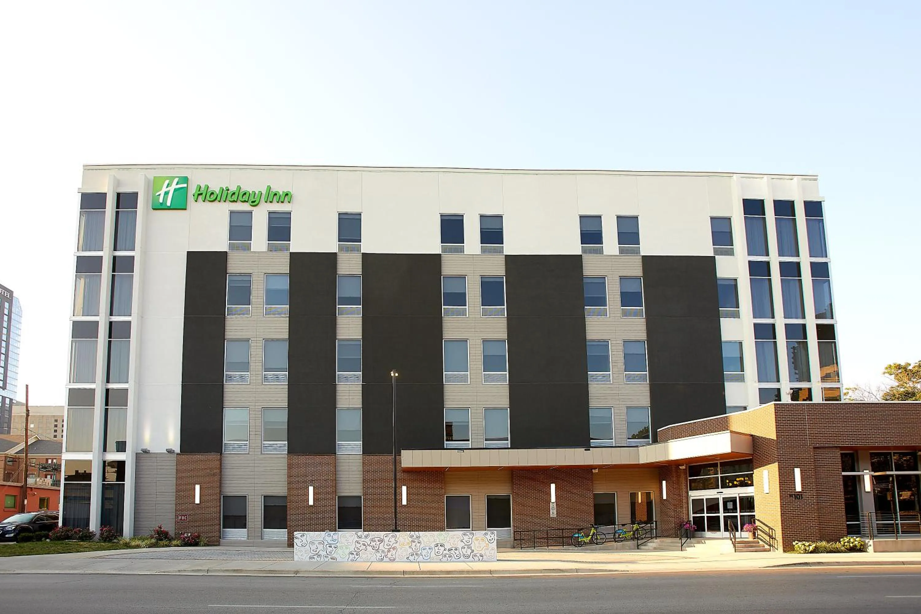 Property building in Holiday Inn Louisville Downtown by IHG