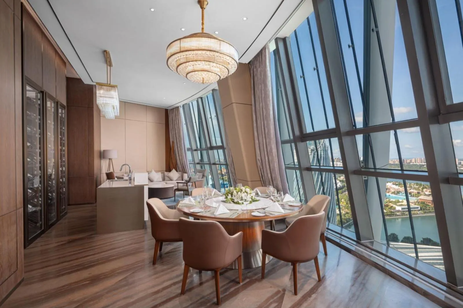 Dining area in Hilton Hainan Ocean Flower Island