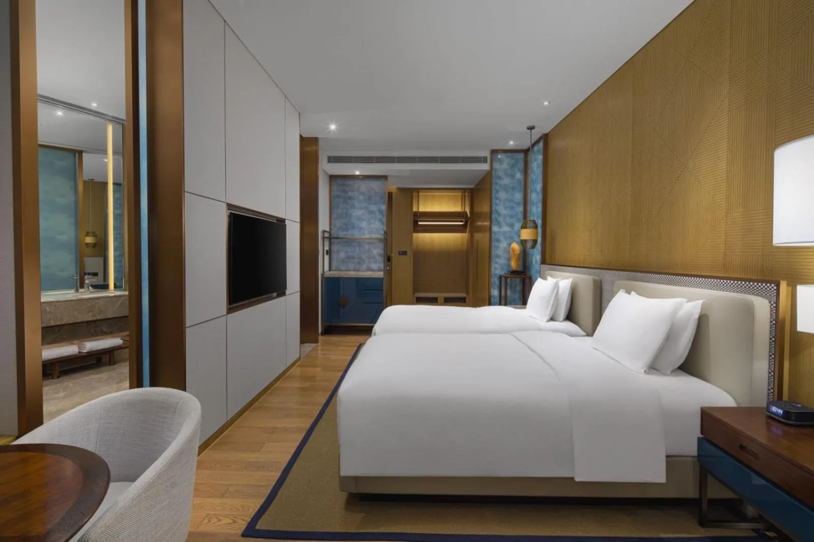 Photo of the whole room, Bed in Hilton Hainan Ocean Flower Island