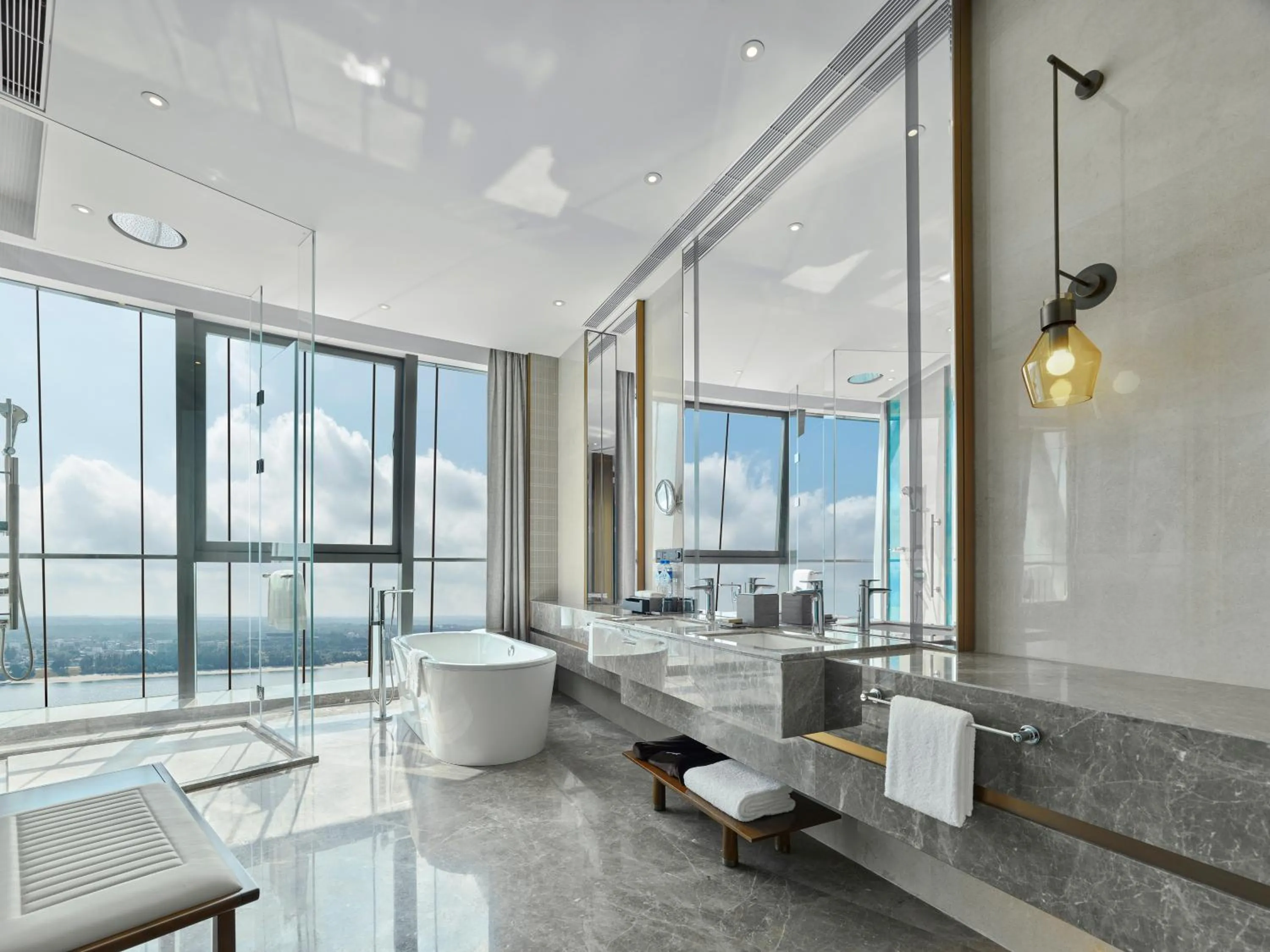 Bathroom in Hilton Hainan Ocean Flower Island