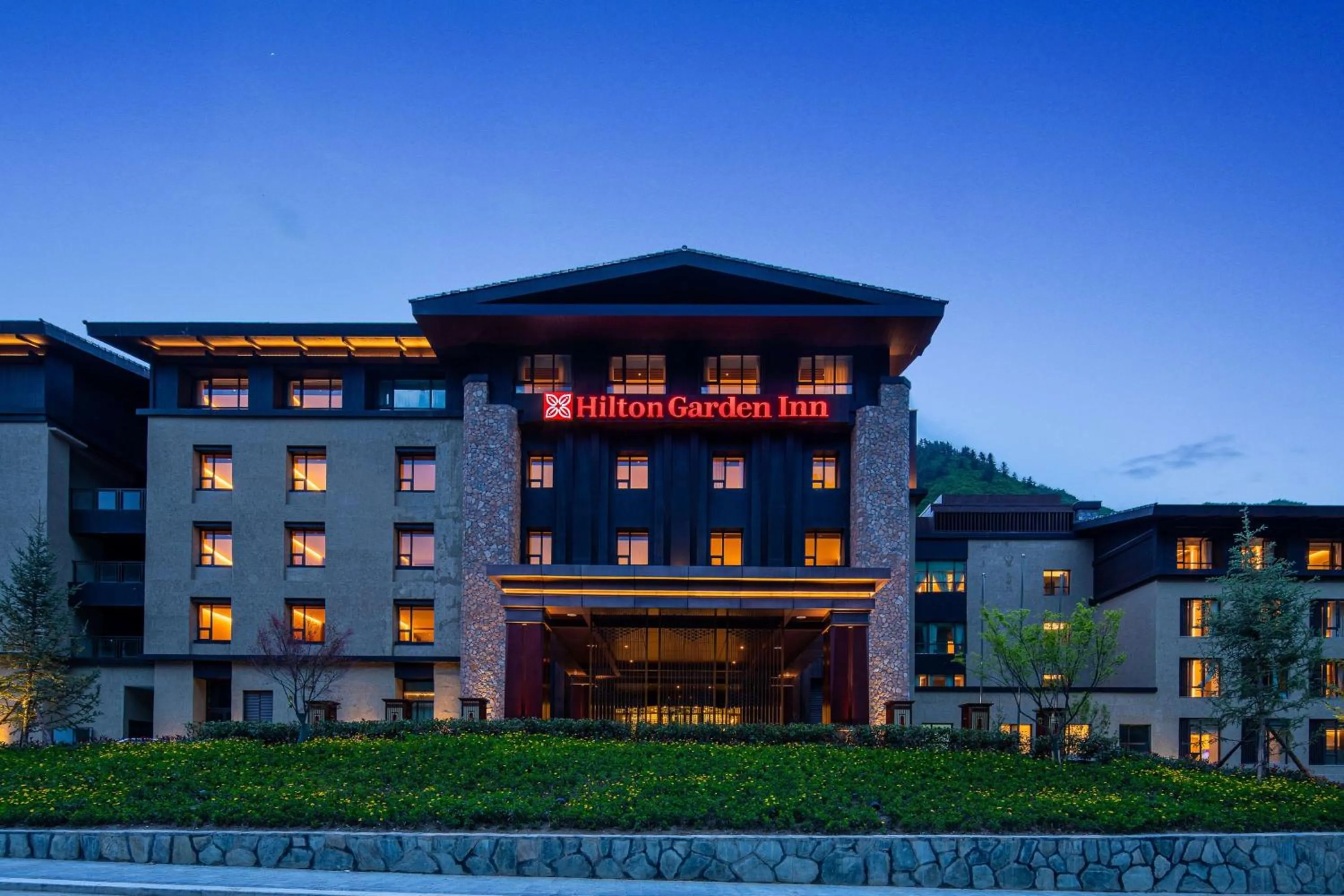 Property building in Hilton Garden Inn Jiuzhaigou
