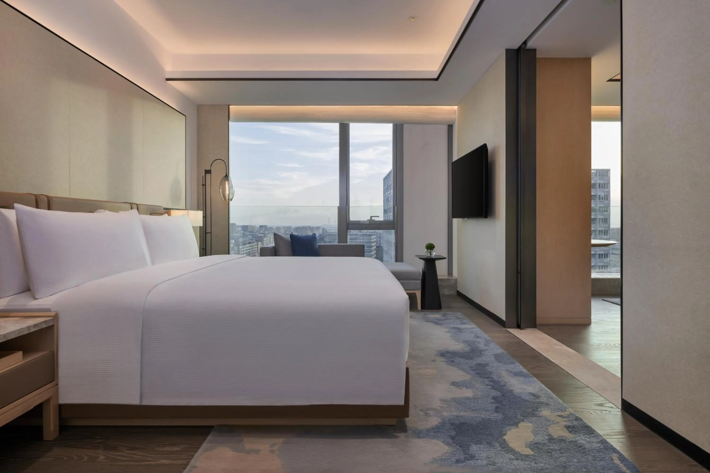 Bedroom, Bed in DoubleTree by Hilton Shenzhen Airport