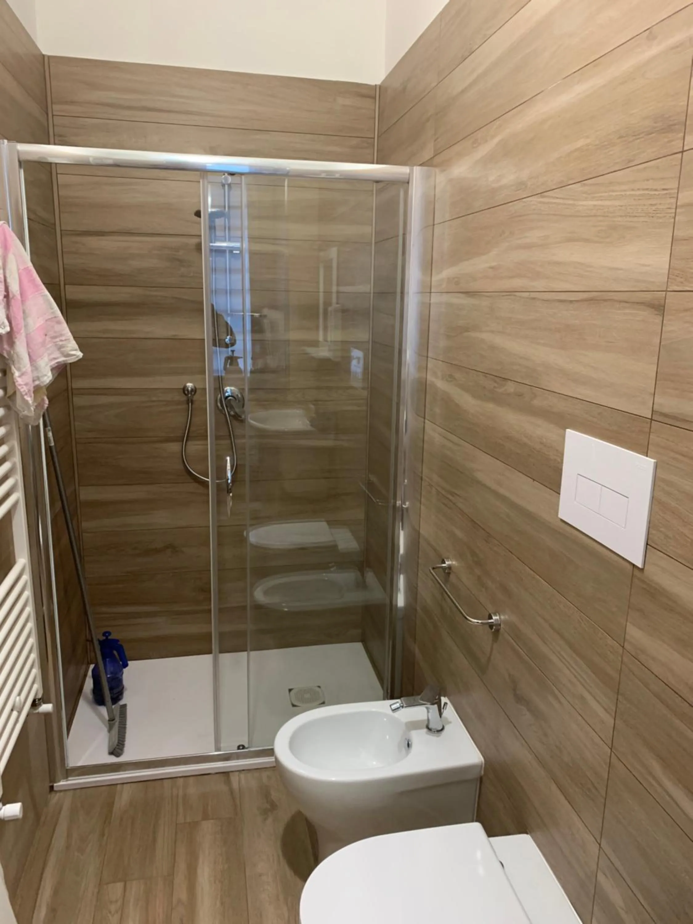 Shower in B&B Piano Romano -con parcheggio privato gratuito-
