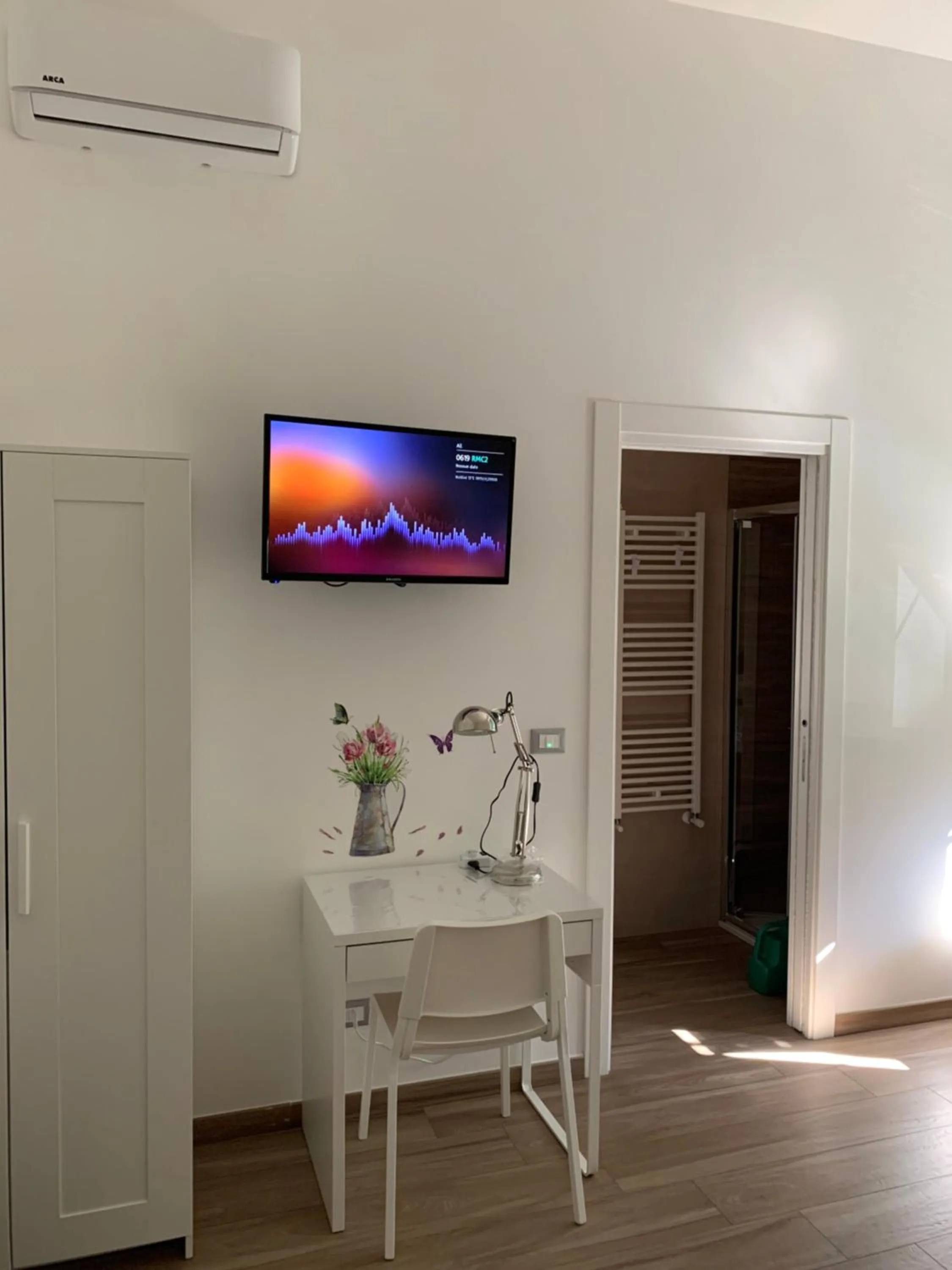 TV and multimedia in B&B Piano Romano -con parcheggio privato gratuito-