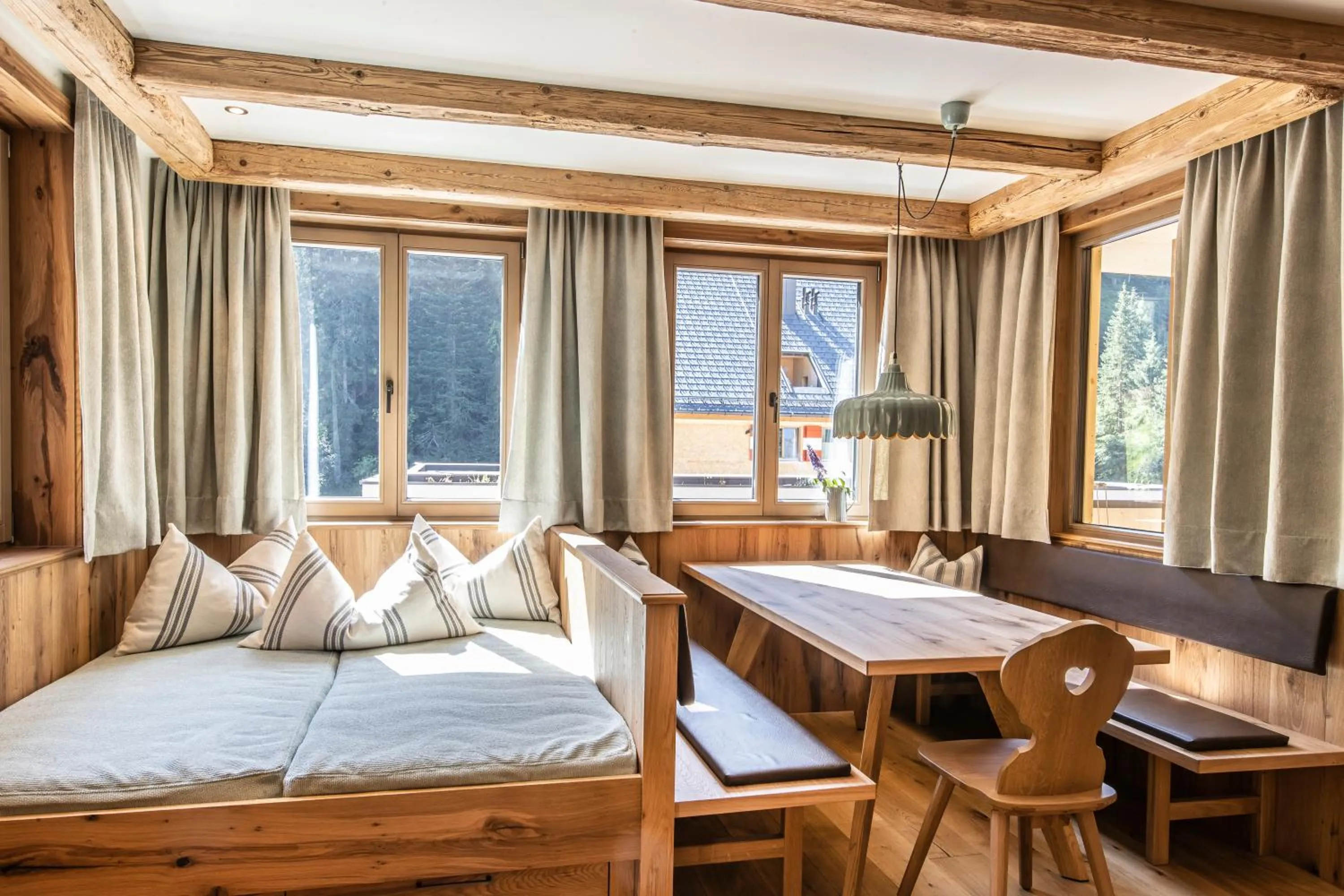 Living room, Bed in Berghaus Schröcken - Hotel Apartments Spa