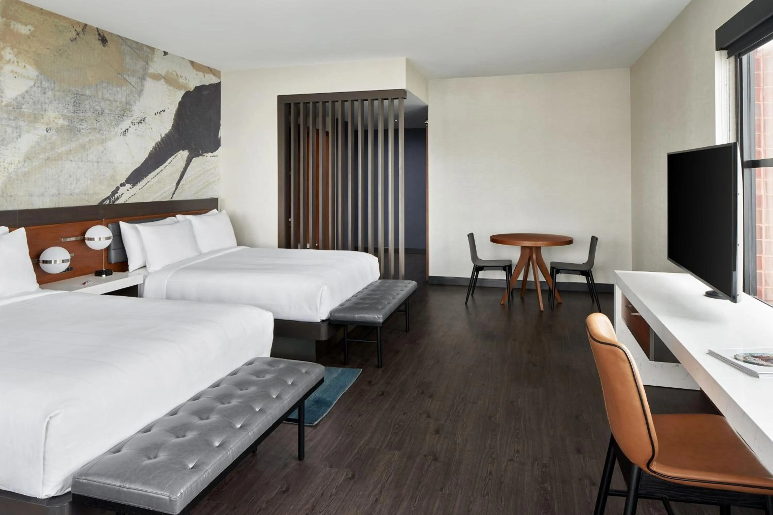 Photo of the whole room, Bed in Marriott Owings Mills Metro Centre