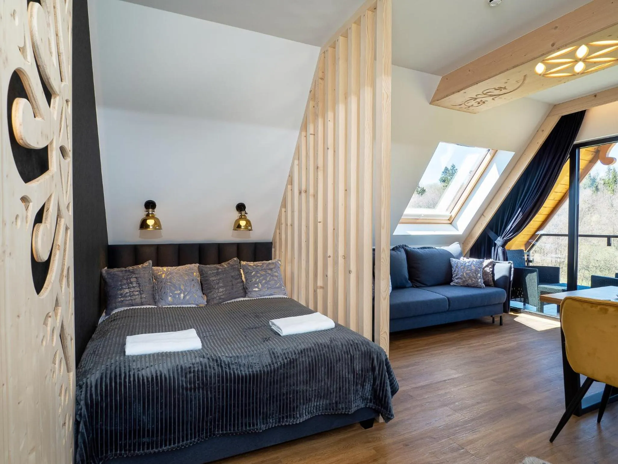 Living room, Bed in Aparthotel Góralski Spa 2