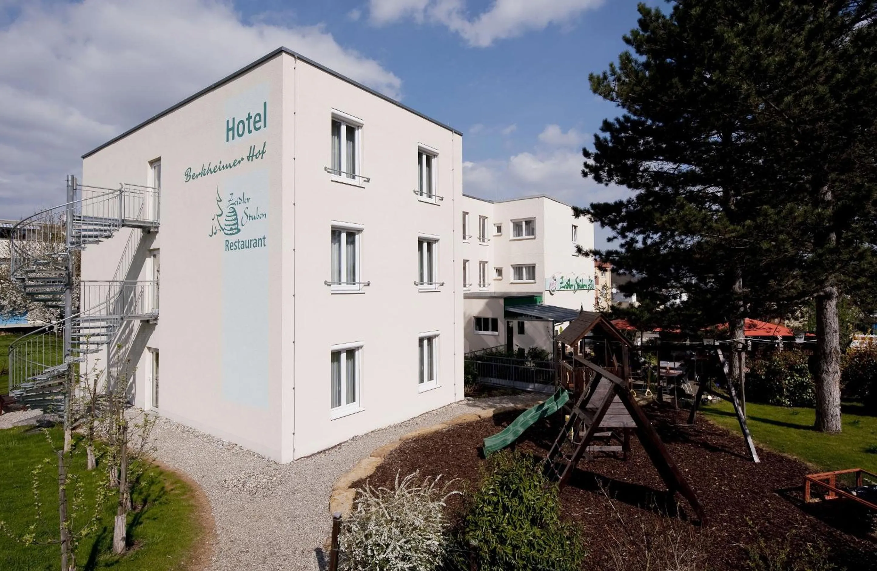 Facade/entrance in Hotel Berkheimer Hof