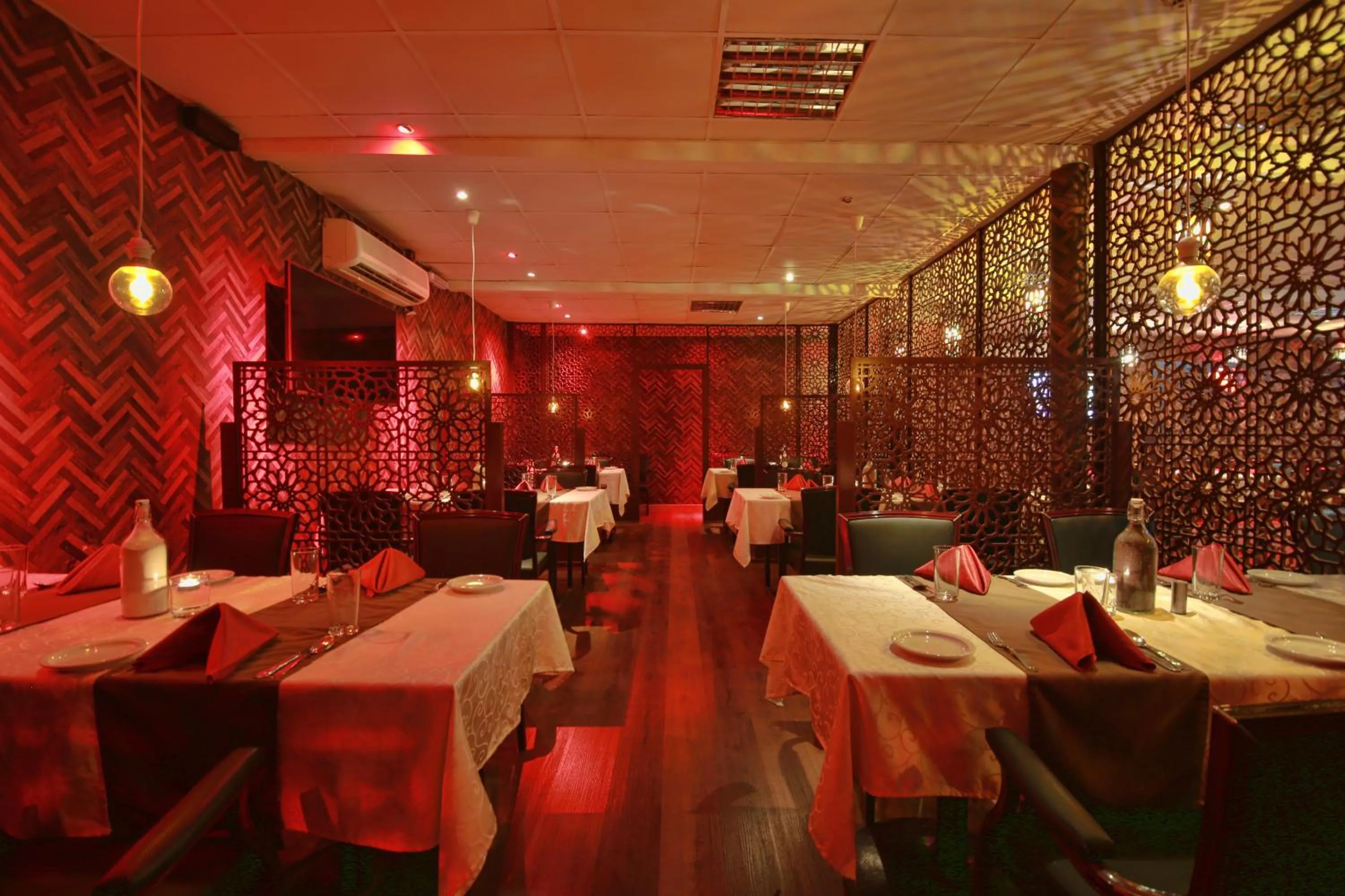 Restaurant/places to eat in Mutrah Hotel