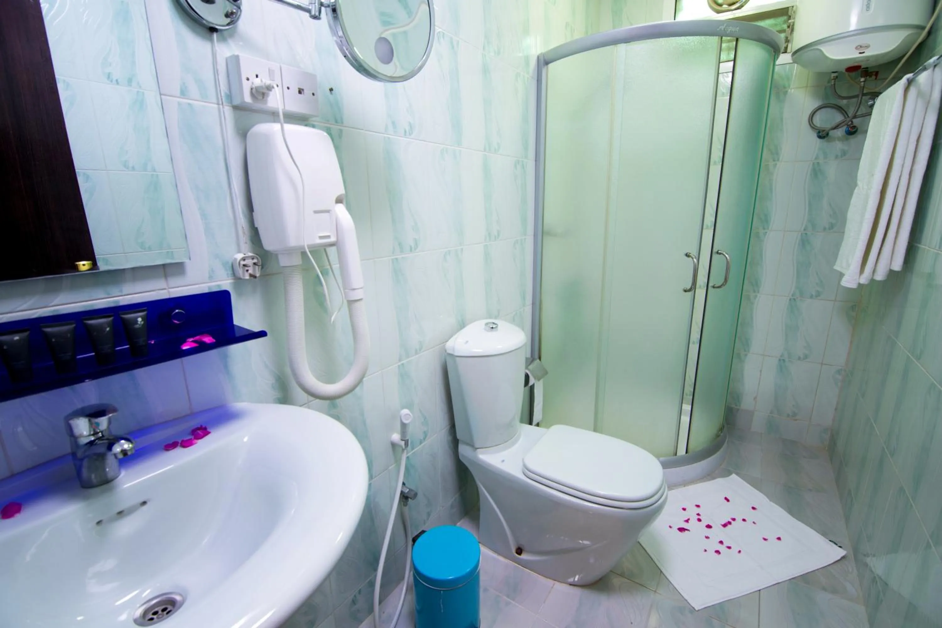 Bathroom in Mutrah Hotel