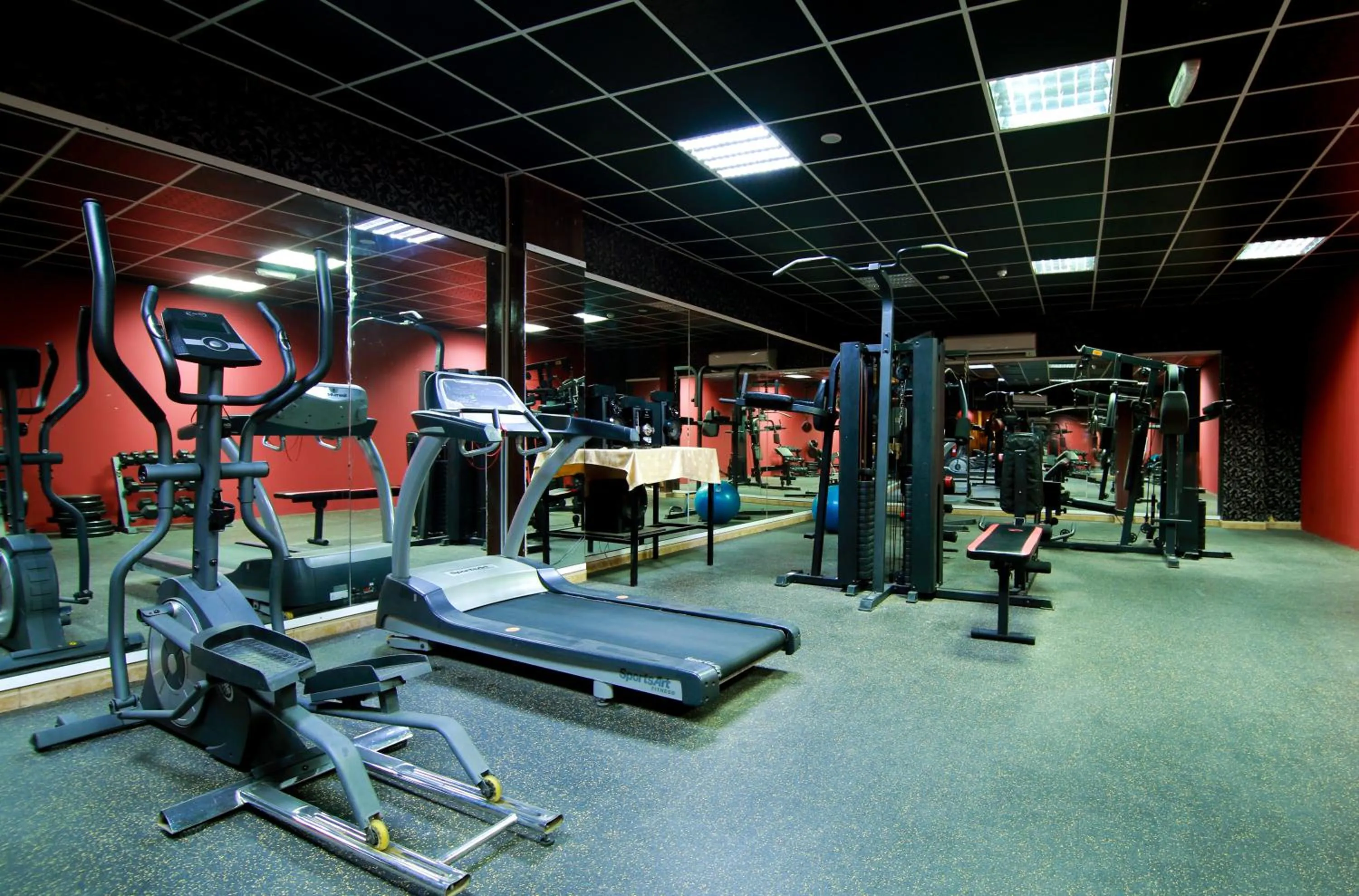 Fitness centre/facilities in Mutrah Hotel