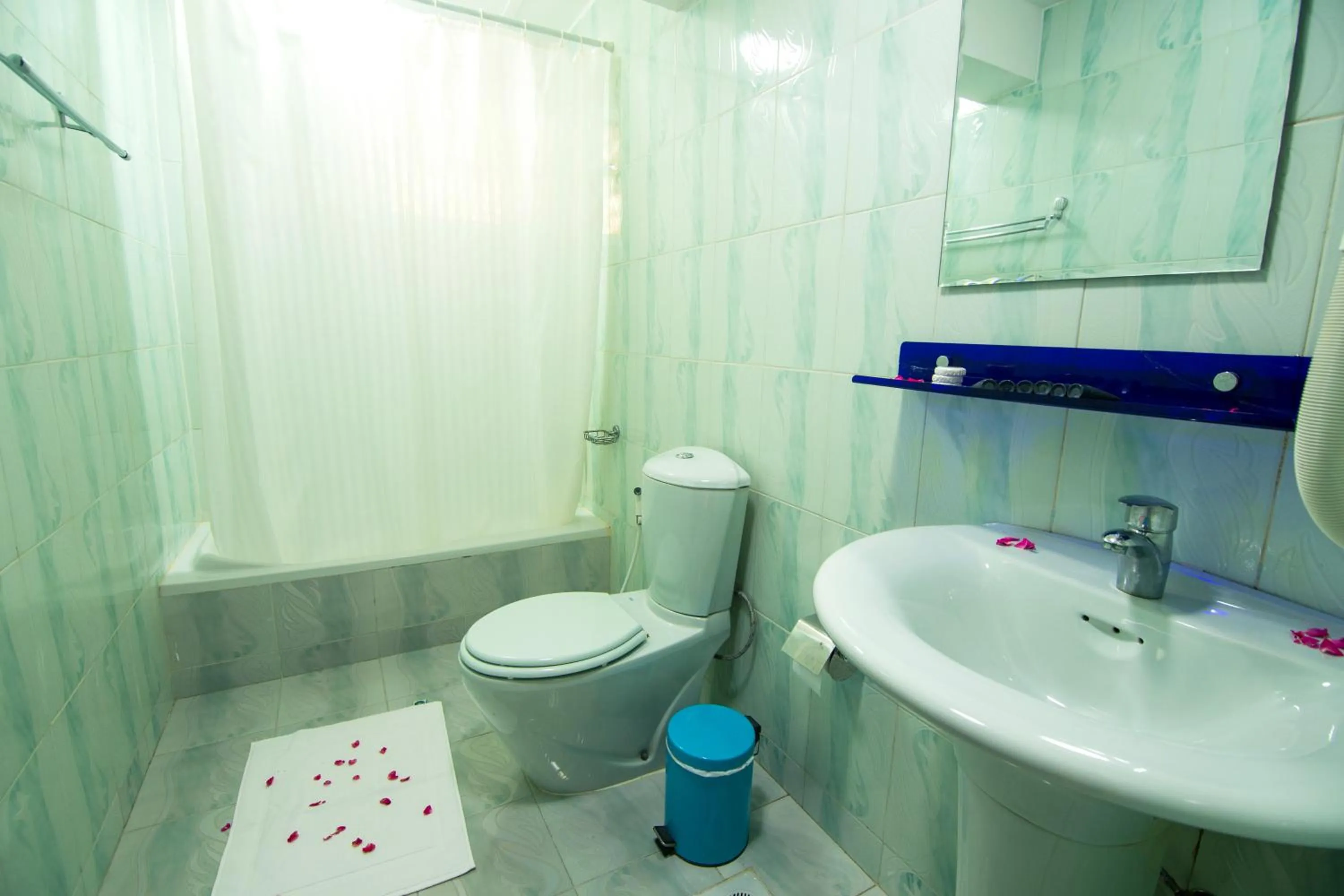 Bathroom in Mutrah Hotel