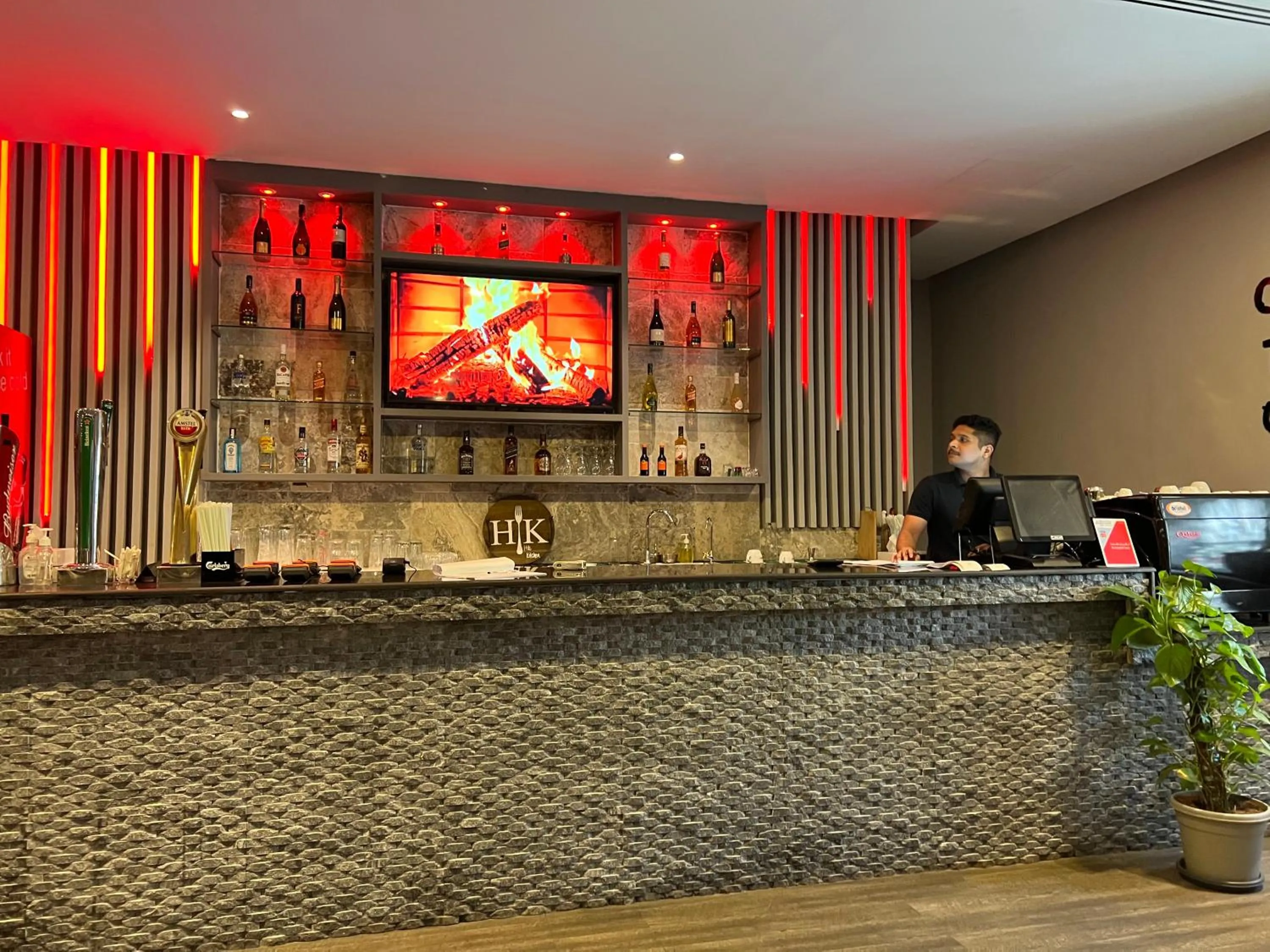 Restaurant/places to eat in Mutrah Hotel