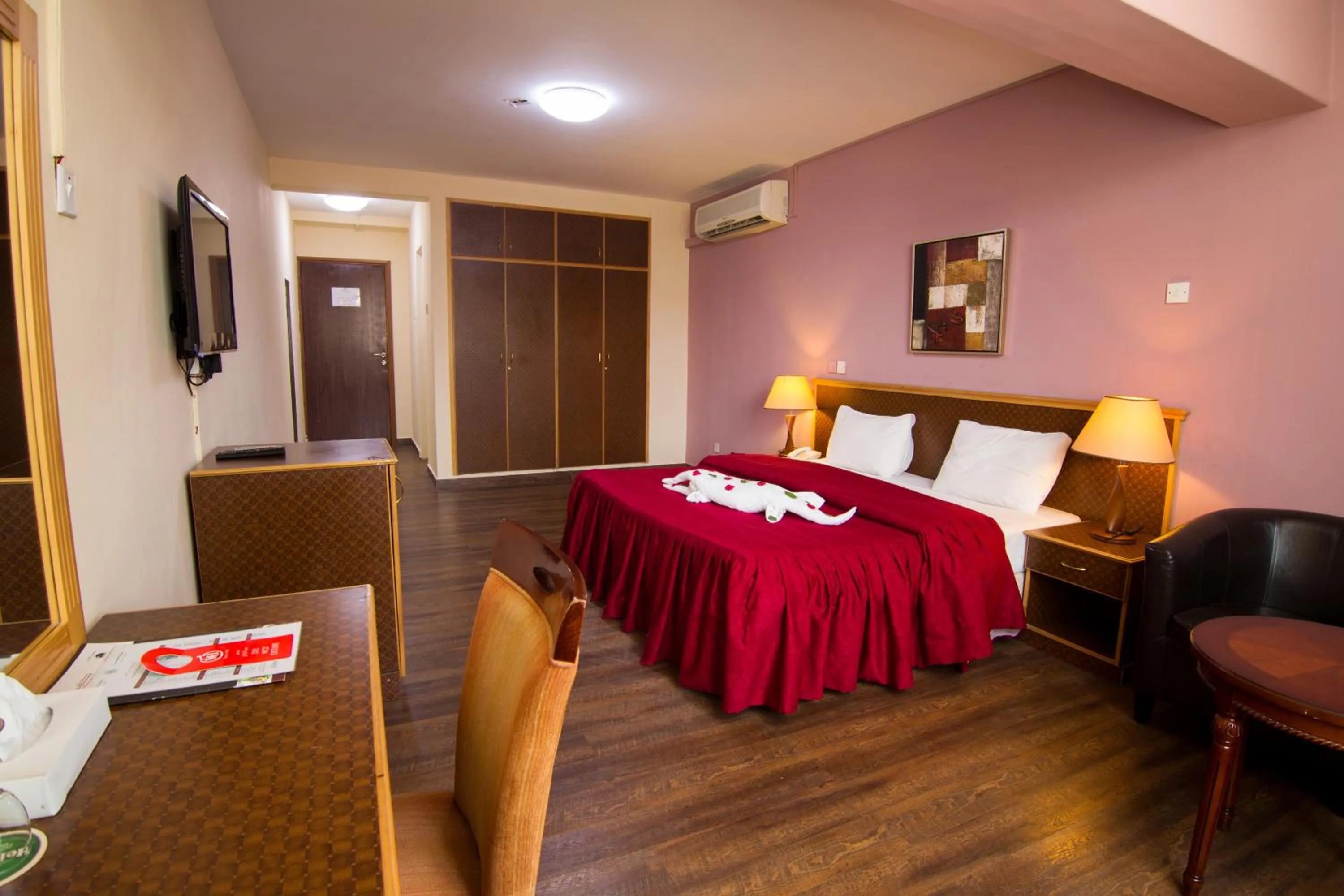 Bedroom, Bed in Mutrah Hotel